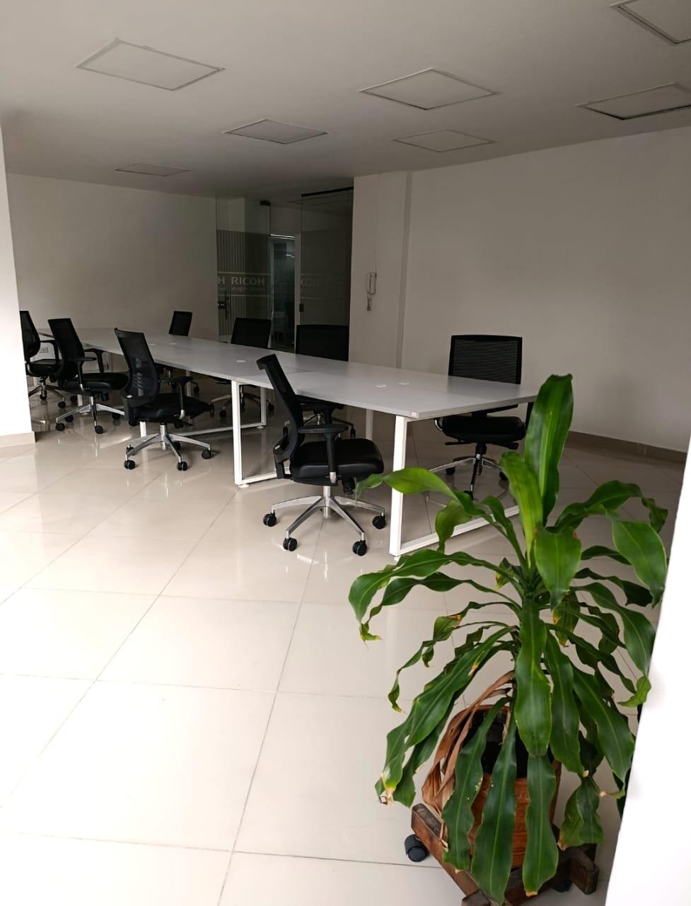 OFICINA EN ARRIENDO LAURELES COD 9920