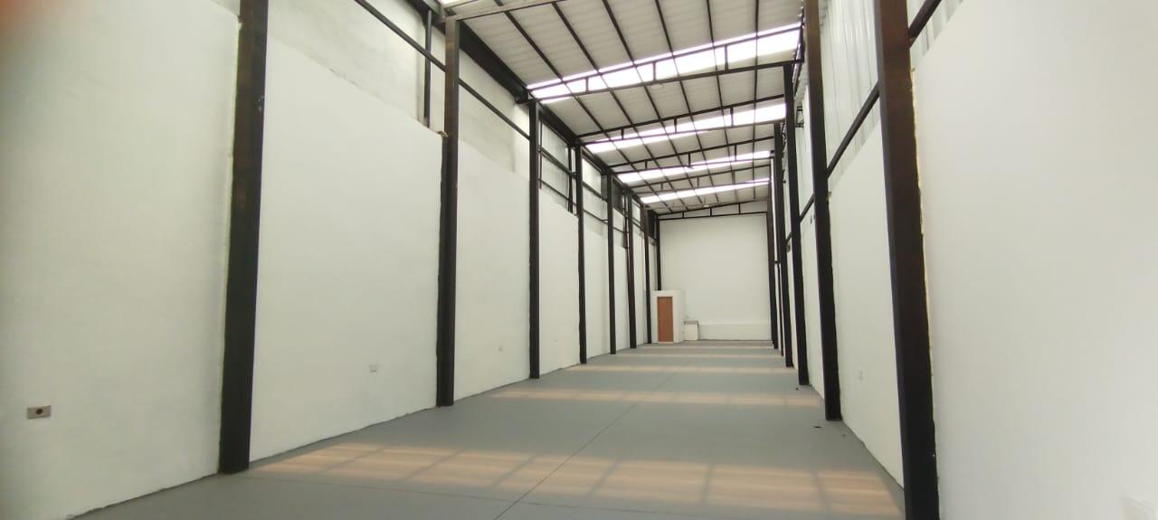 BODEGA EN ARRIENDO EN BOSTON COD10152