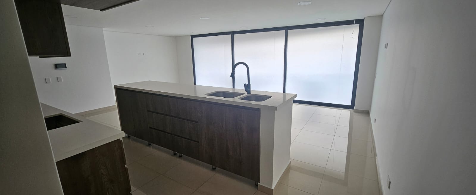 APARTAMENTO EN LAURELES LA CASTELLANA COD 10198