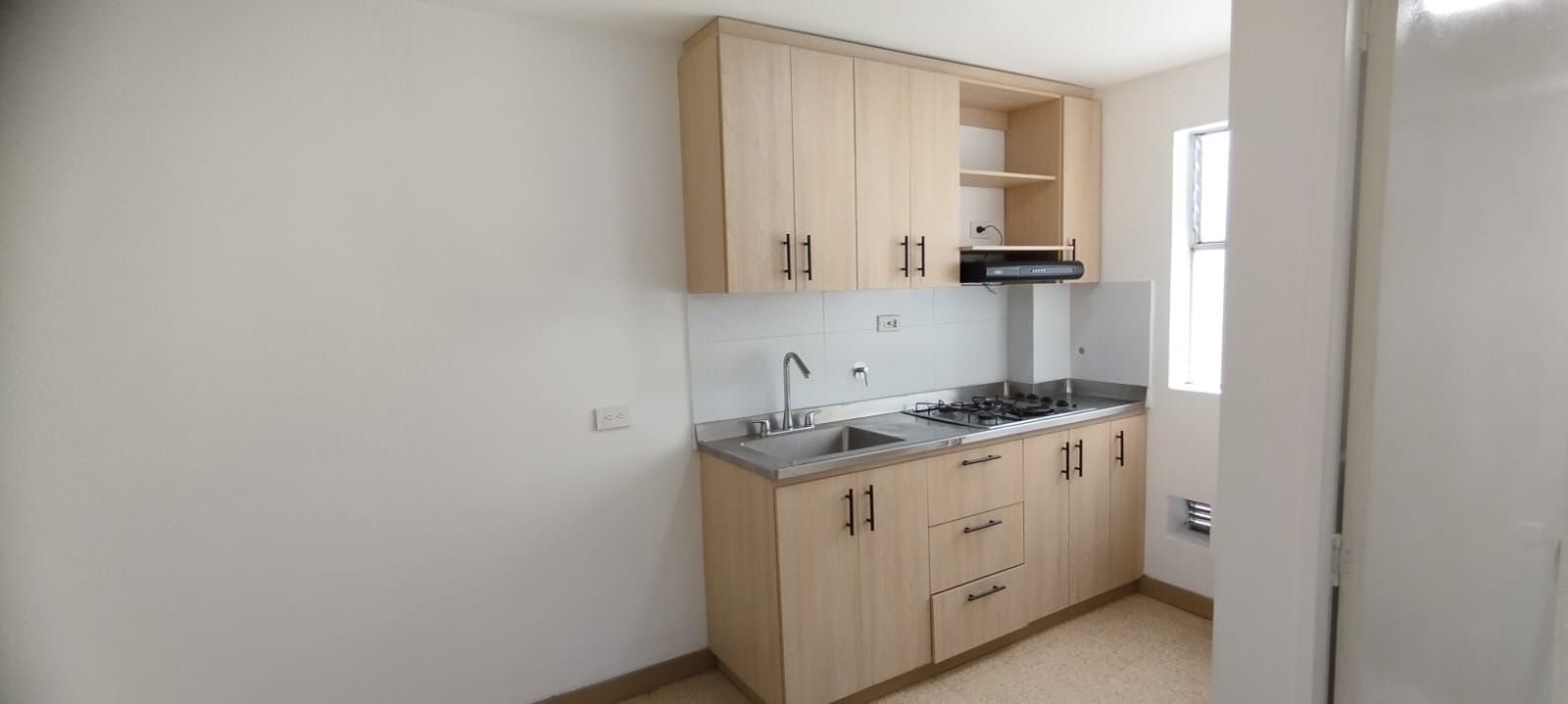 APARTAMENTO EN ARRIENDO EN LAURELES SAN JOAQUIN COD 10439 