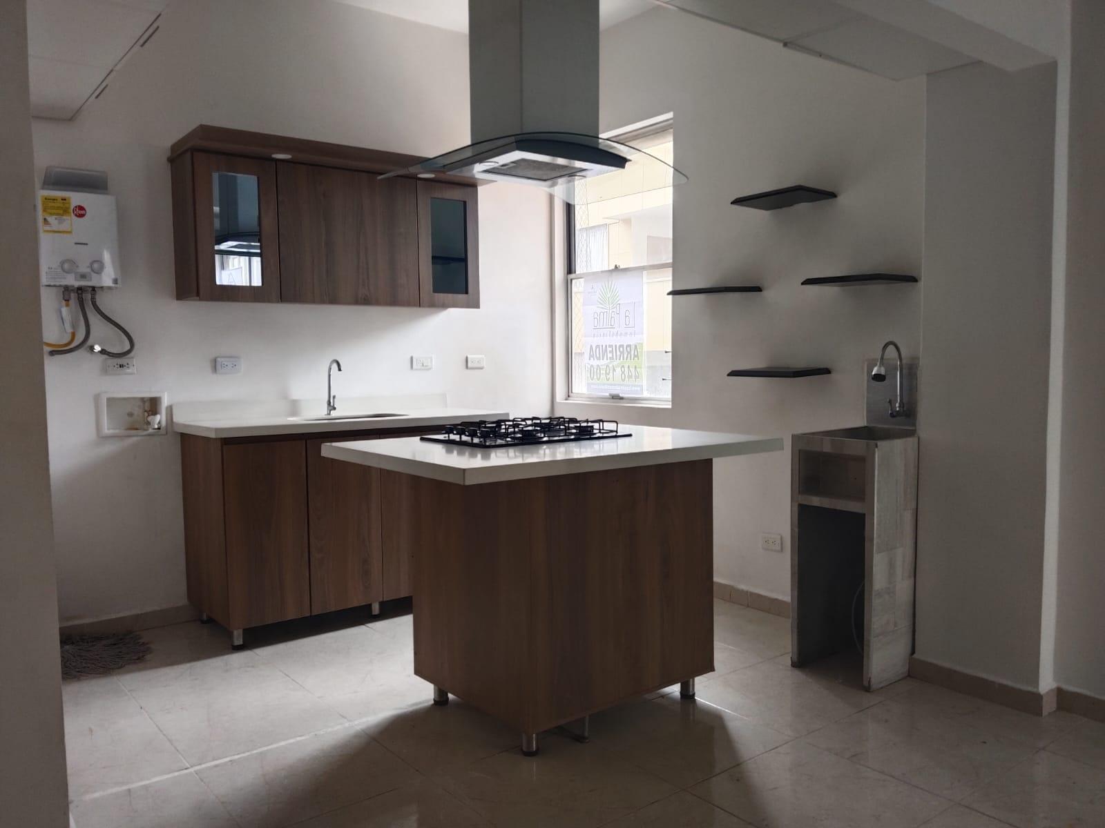 APARTAMENTO EN ARRIENDO EN LA CANDELARIA  COD 10530