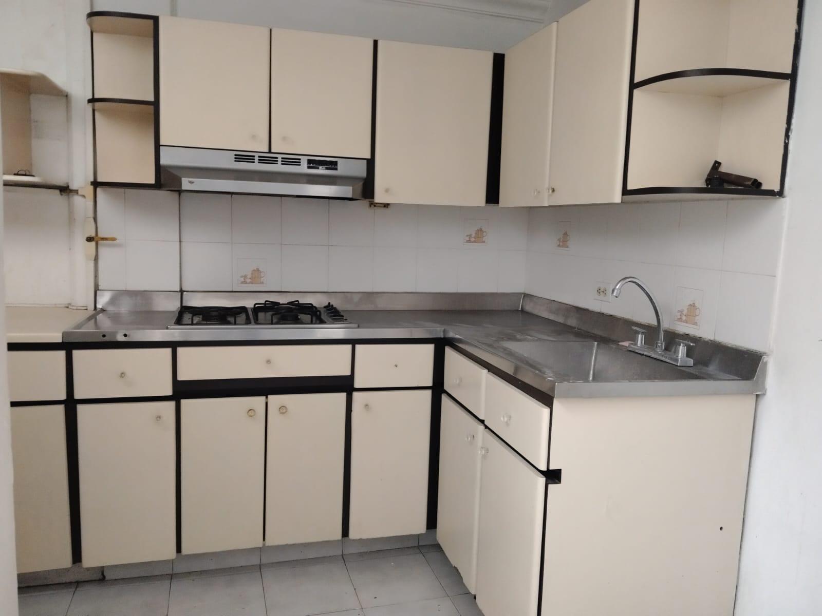 CASA EN ARRIENDO EN BELEN NOGAL  COD 10537 