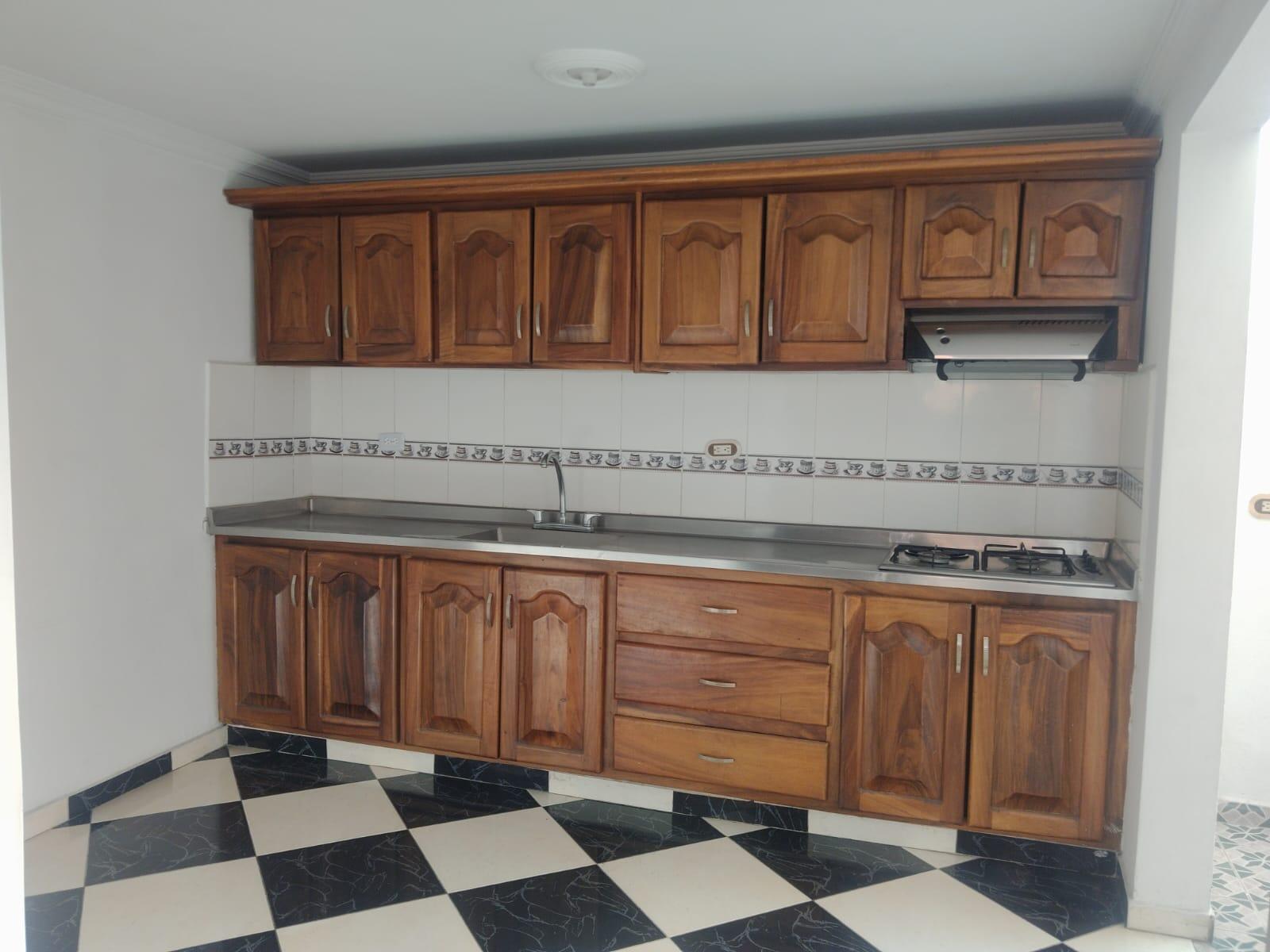 APARTAMENTO EN ARRIENDO EN LA CANDELARIA COD 10541