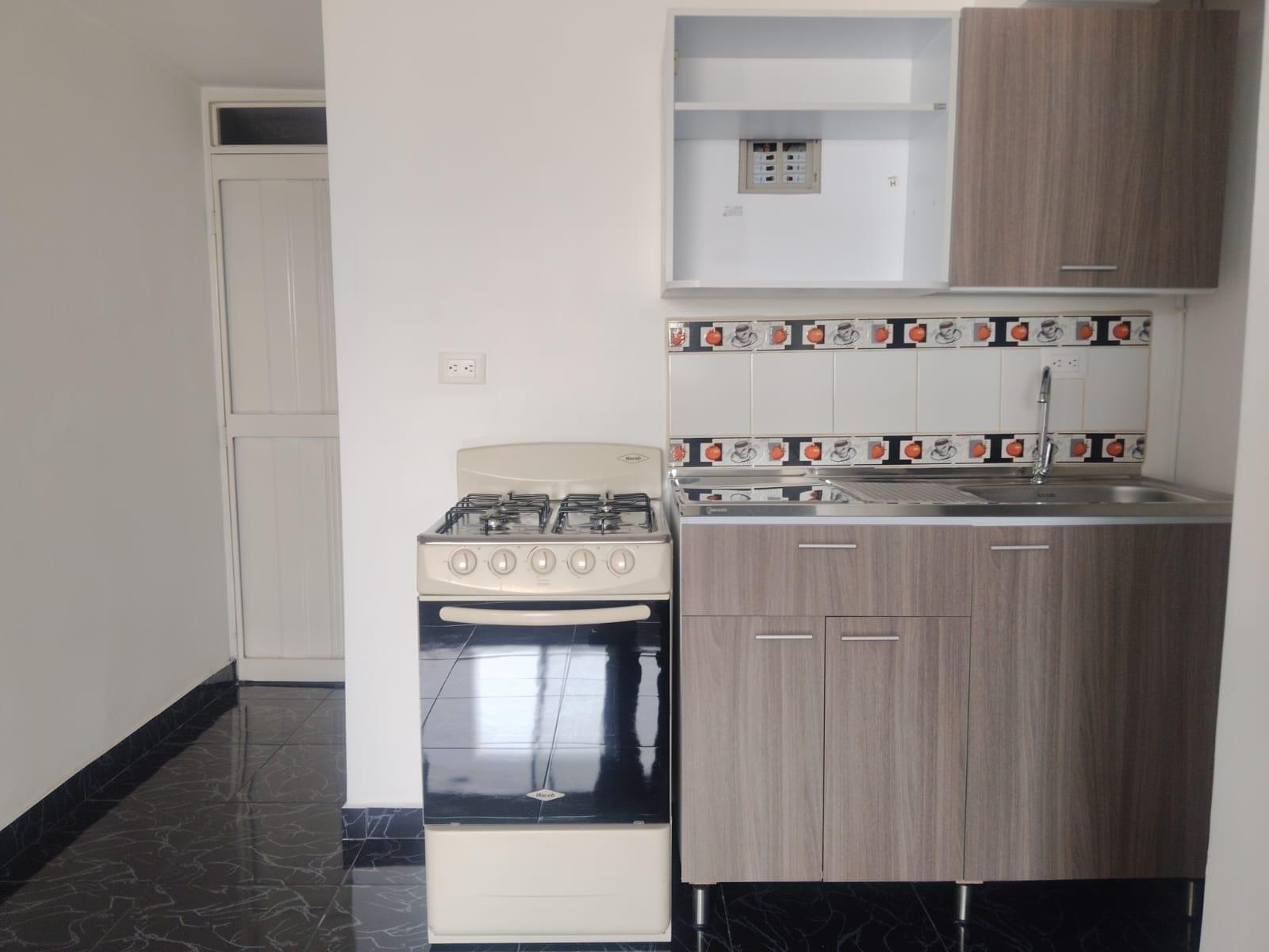 APARTAESTUDIO EN ARRIENDO EN LA CANDELARIA COD 10633 