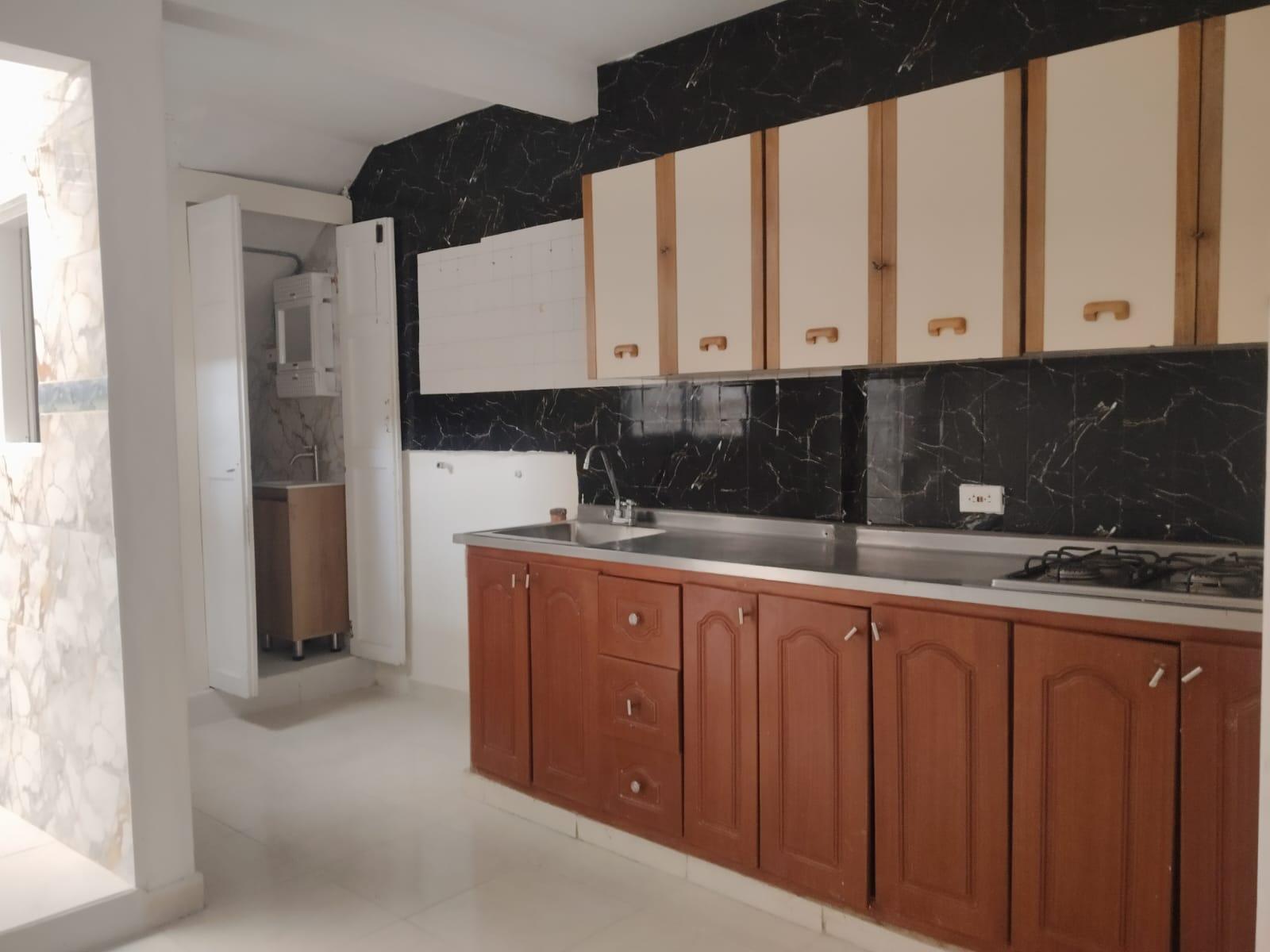APARTAMENTO EN ARRIENDO EN LA CANDELARIA COD 10657 