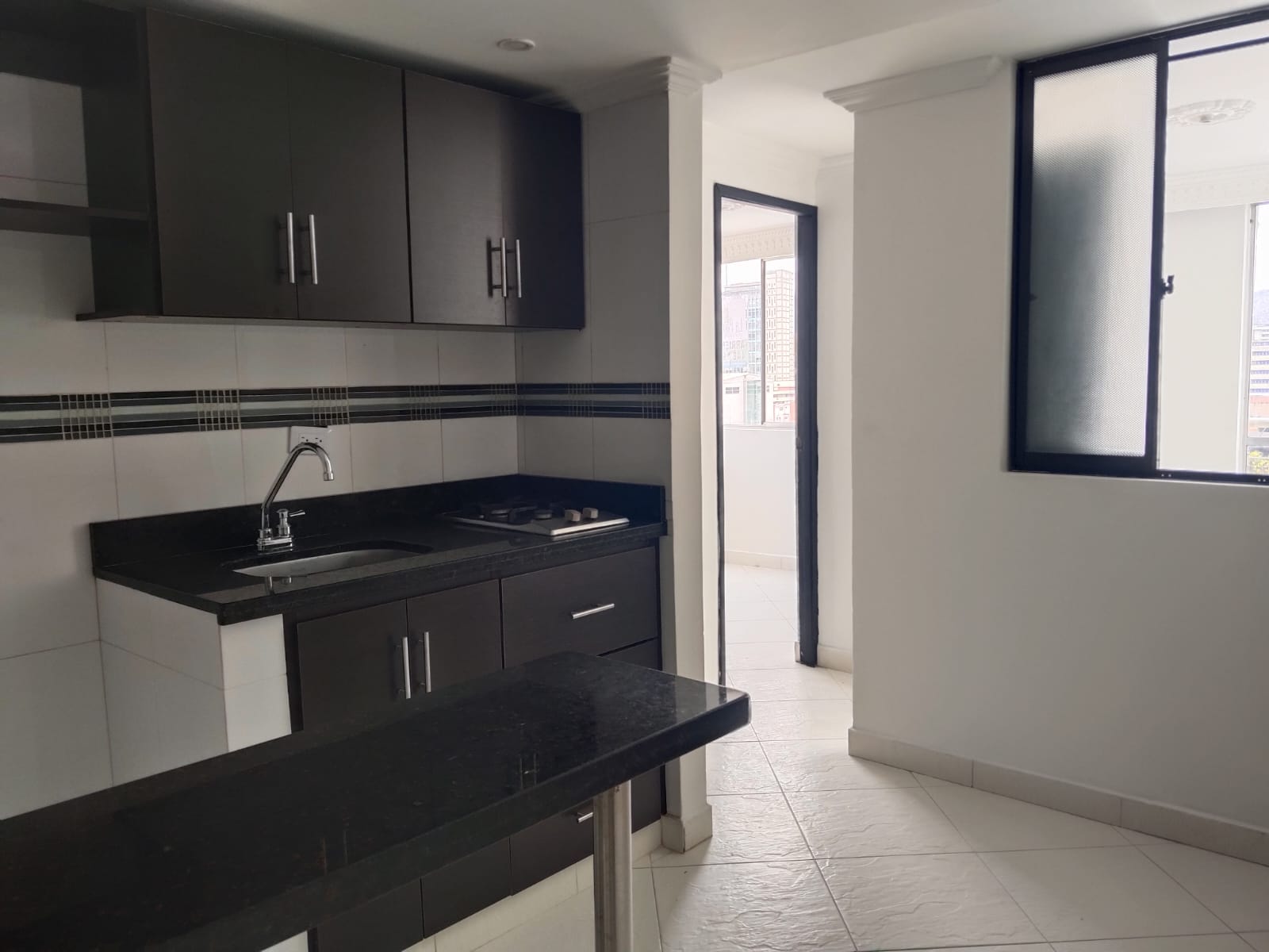 APARTAESTUDIO EN ARRIENDO EN LA CANDELARIA COD 10811  - Foto 1