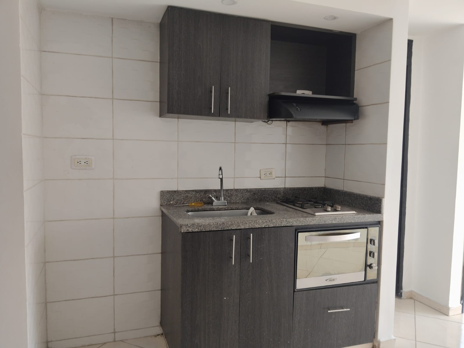 APARTAESTUDIO EN ARRIENDO EN LA CANDELARIA COD  10820  - Foto 1