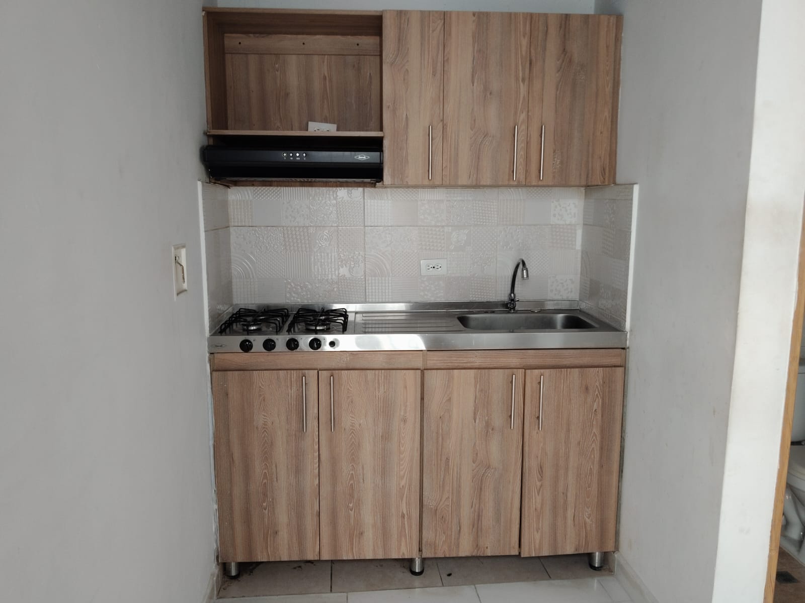 APARTAESTUDIO EN ARRIENDO EN CAMPO VALDES COD 10842  - Foto 1