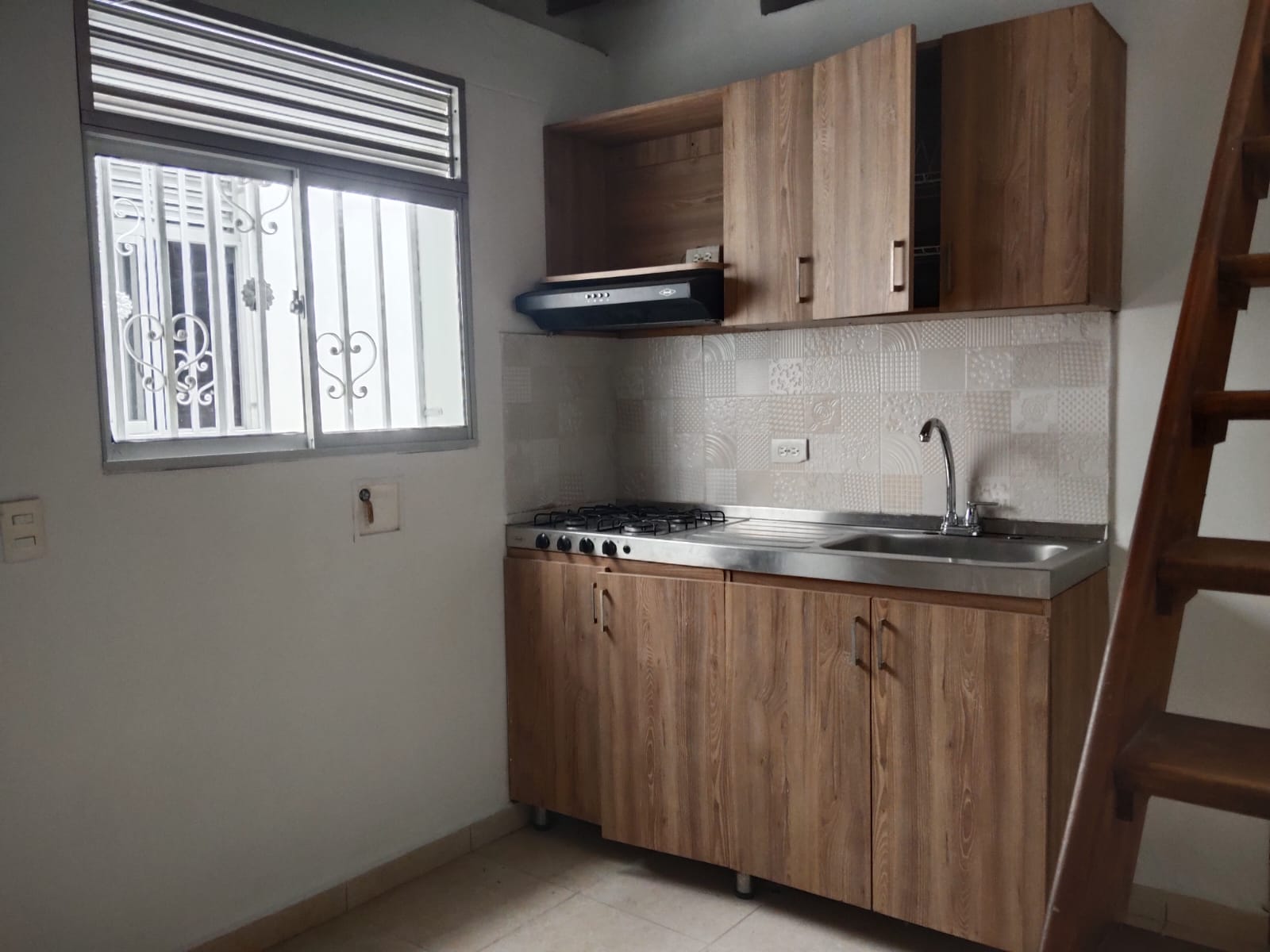 APARTAESTUDIO EN ARRIENDO EN CAMPO VALDES COD  10844  - Foto 1