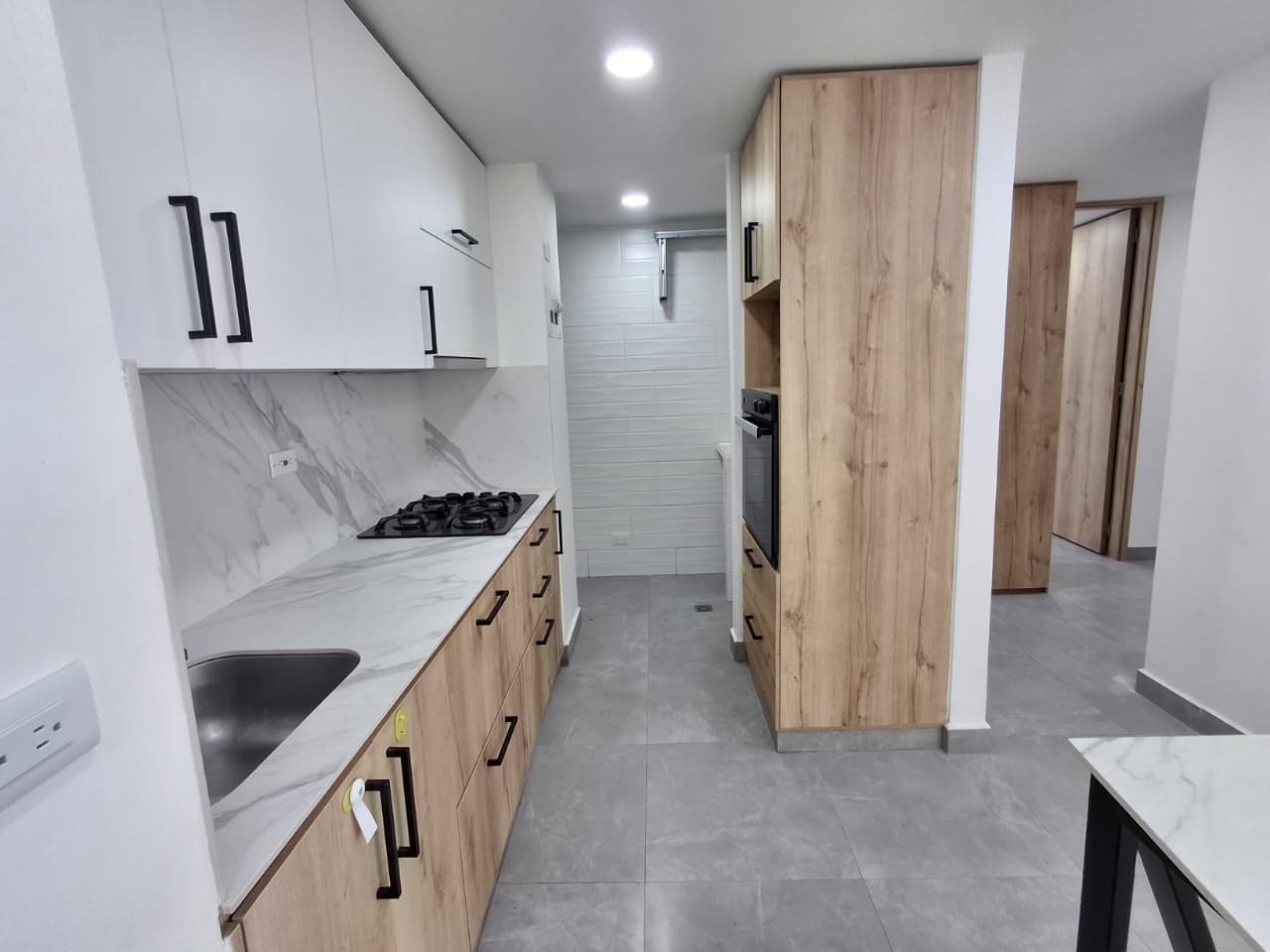 APARTAMENTO EN ARRIENDO EN SABANETA COD 10496