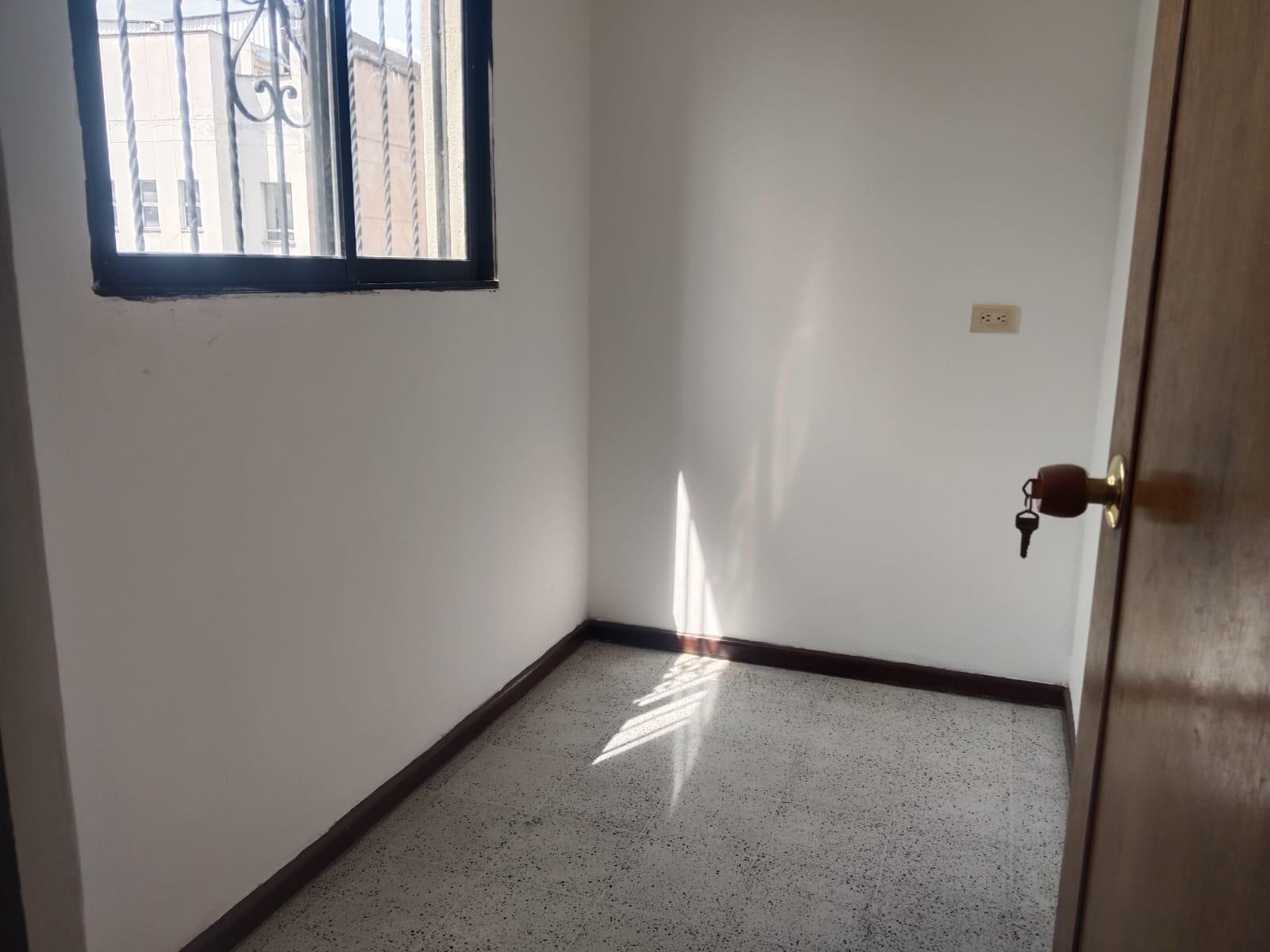 APARTAMENTO EN ARRIENDO EN LA CANDELARIA COD  10644 - Foto 9