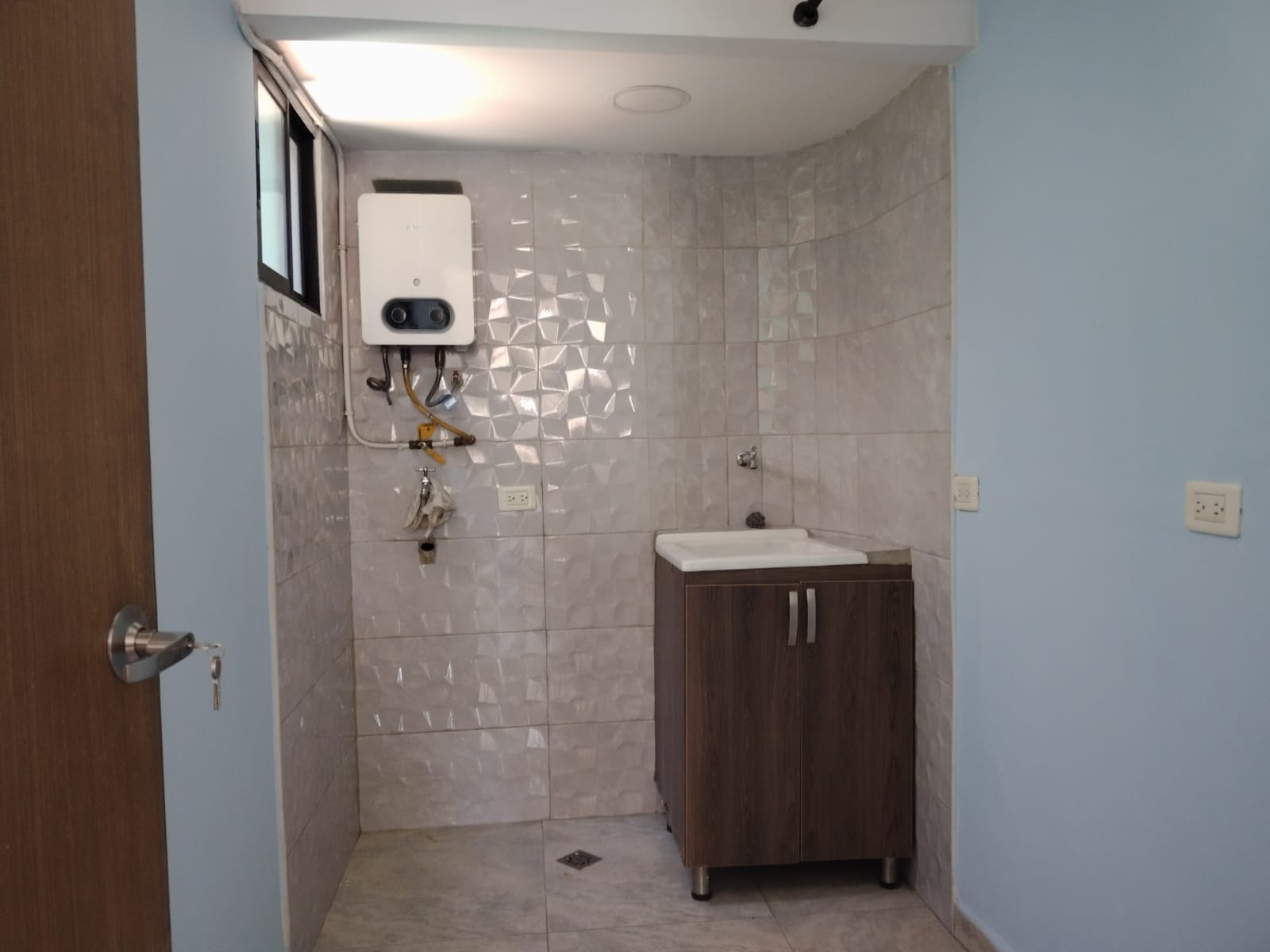 APARTAMENTO EN ARRIENDO EN LA CANDELARIA COD 10783  - Foto 12