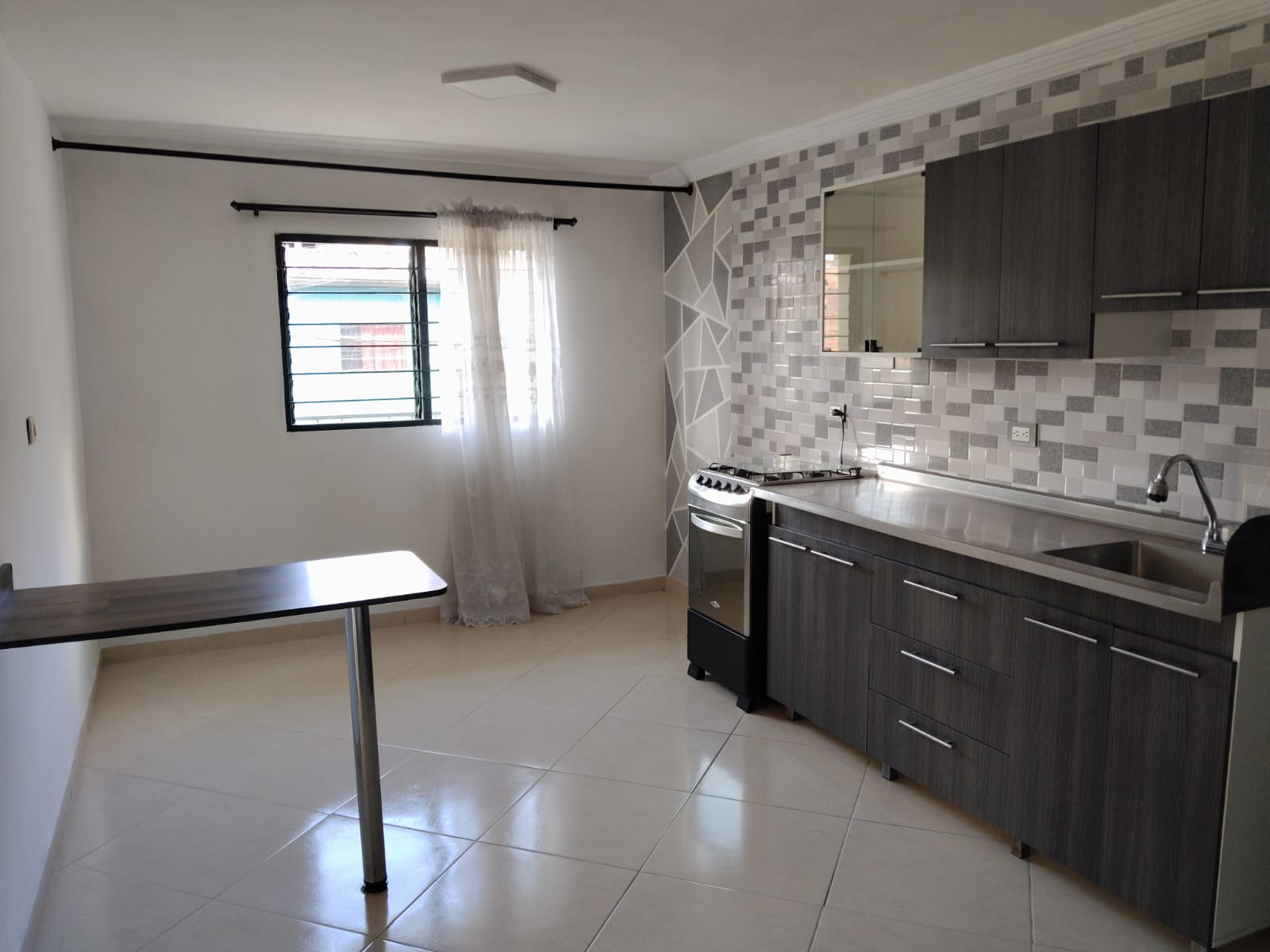 CASA EN VENTA EN MANRIQUE CENTRAL COD 10890  - Foto 3