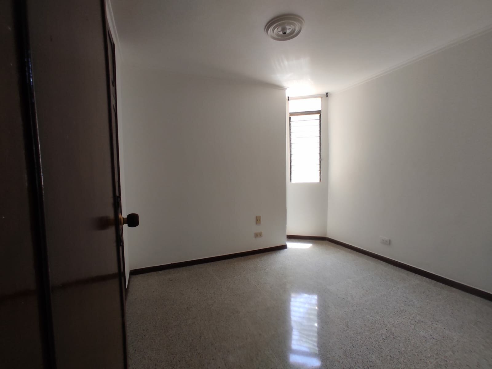 APARTAMENTO EN VENTA EN LAURELES ESTADIO COD 8050 - Foto 10