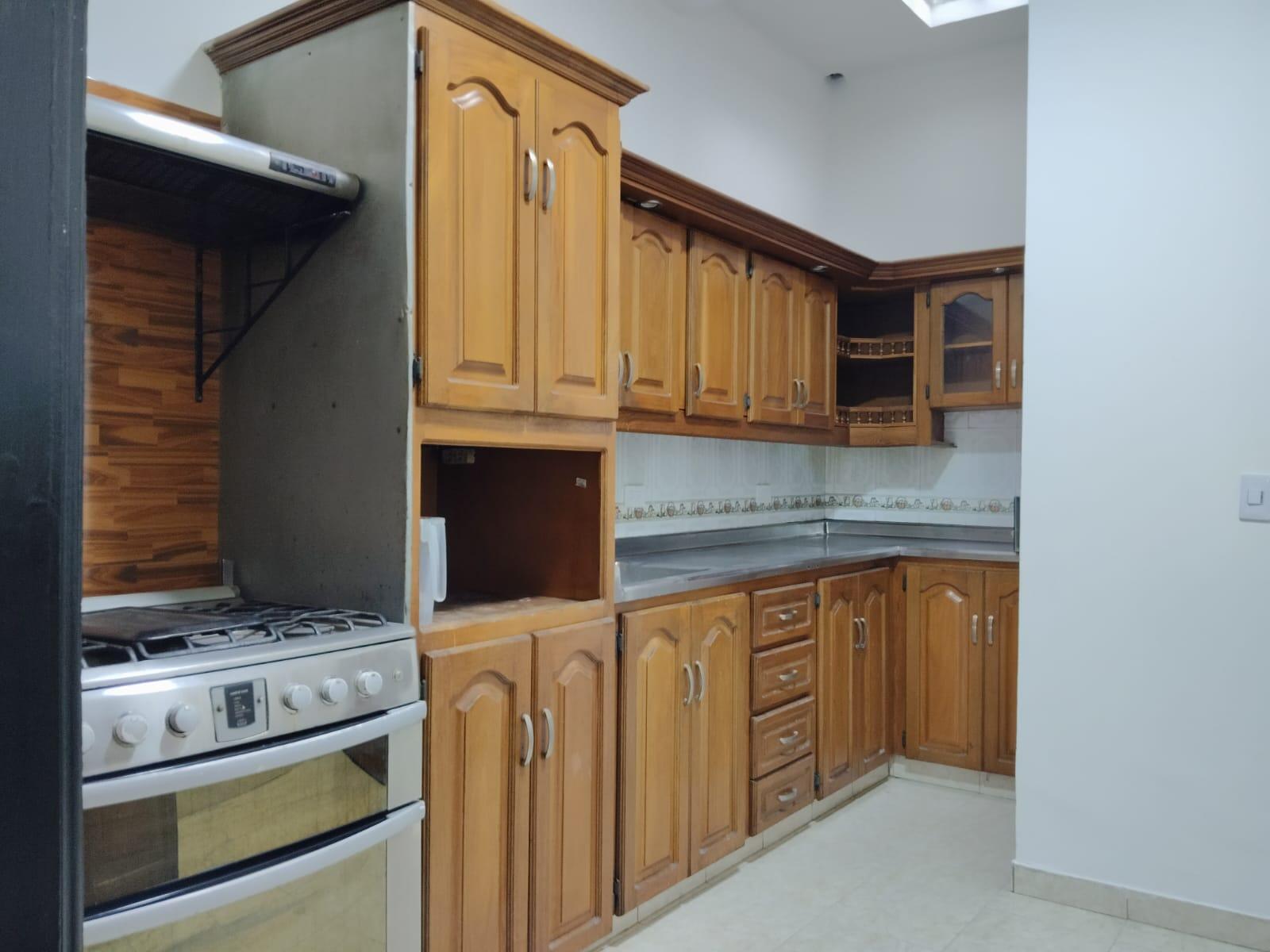 CASA EN VENTA EN BUENOS AIRES COD 9788