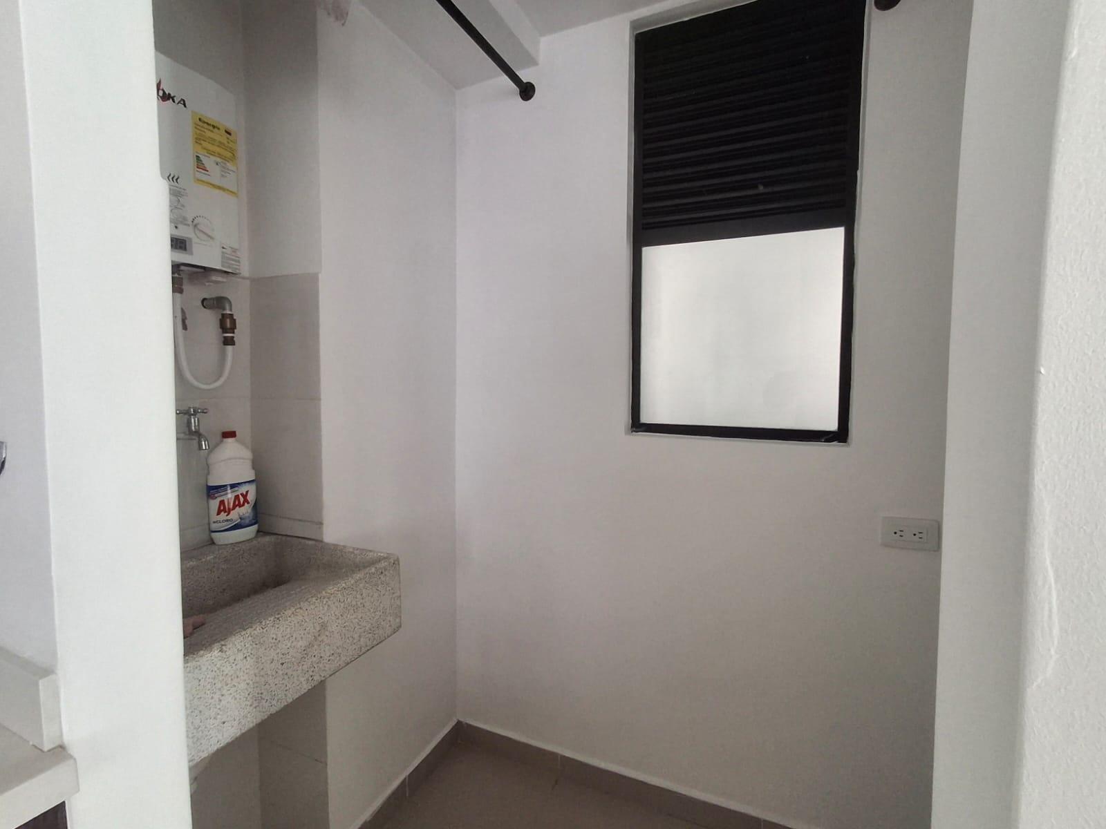 APARTAMENTO DUPLEX EN ARRIENDO EN SABANETA COD 10755 - Foto 9