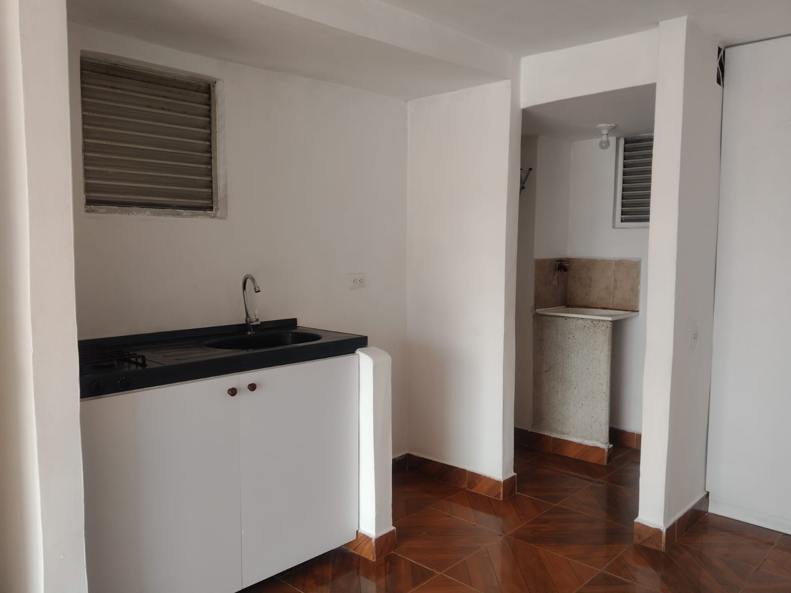 APARTAESTUDIO EN ARRIENDO EN EL CENTRO COD 5690 - Foto 1
