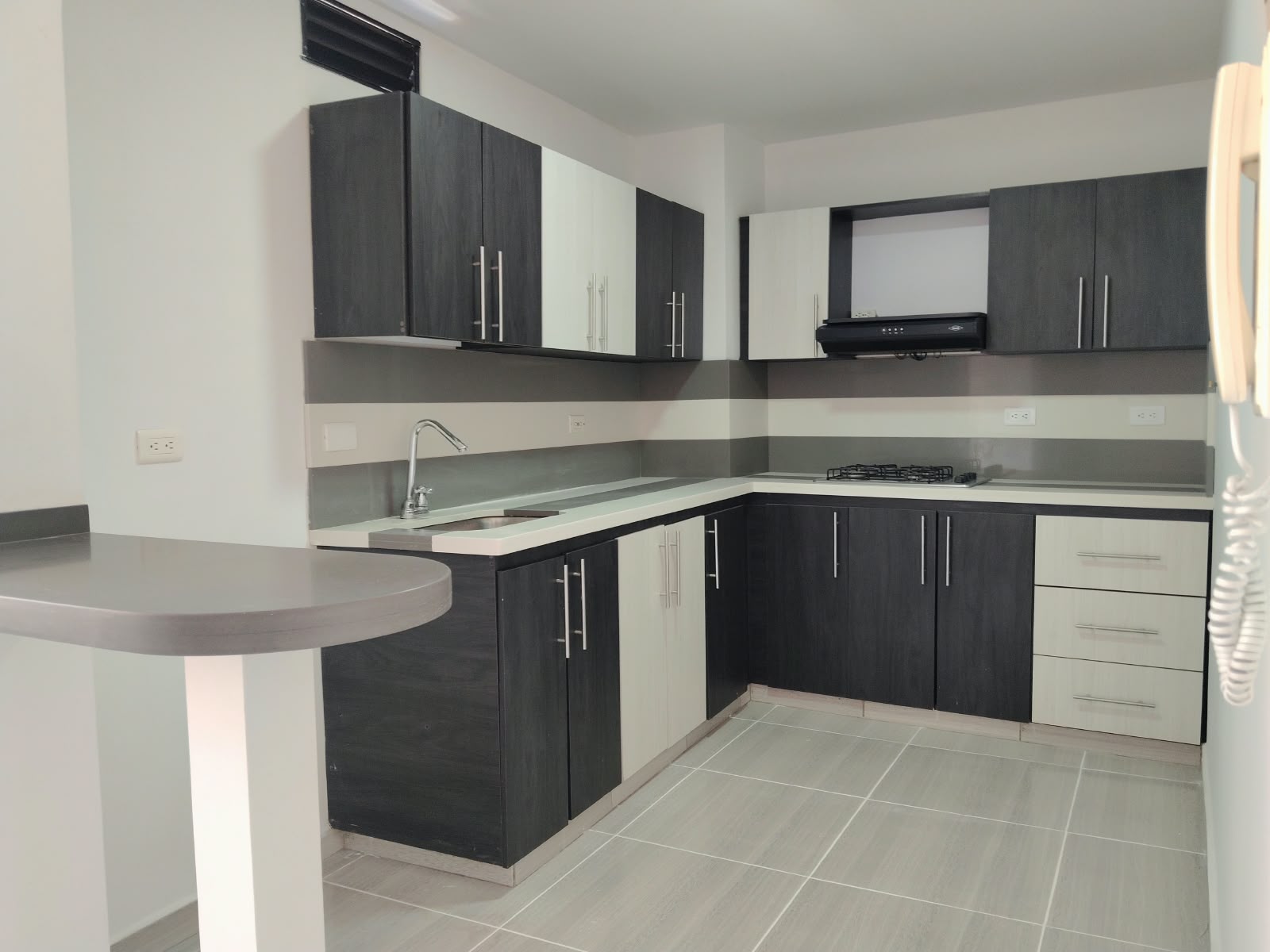 SE ARRIENDA APARTAMENTO LA CANDELARIA COD 10903 - Foto 2