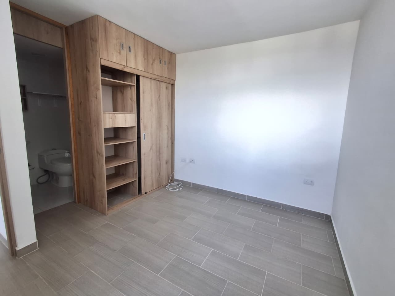 APARTAMENTO EN VENTA EN RIONEGRO COD 10002 - Foto 3