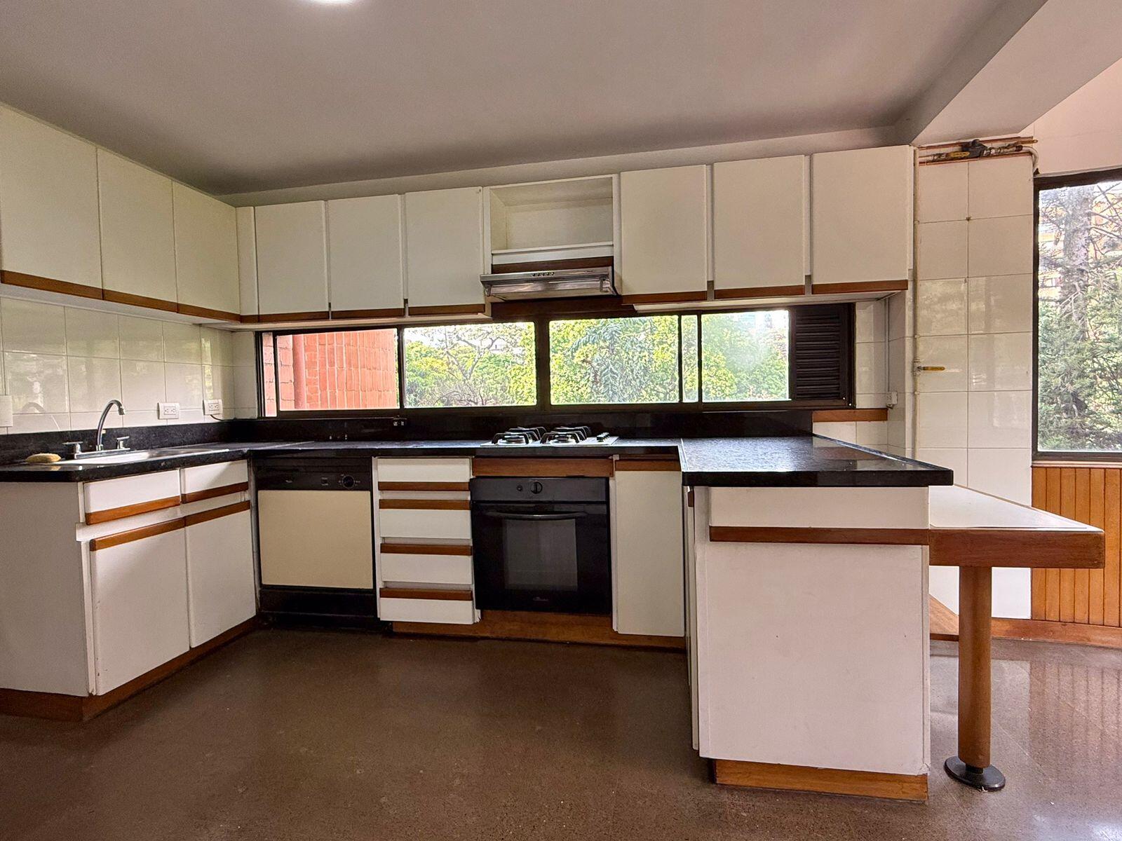 APARTAMENTO EN VENTA EN POBLADO COD 9913 - Foto 2