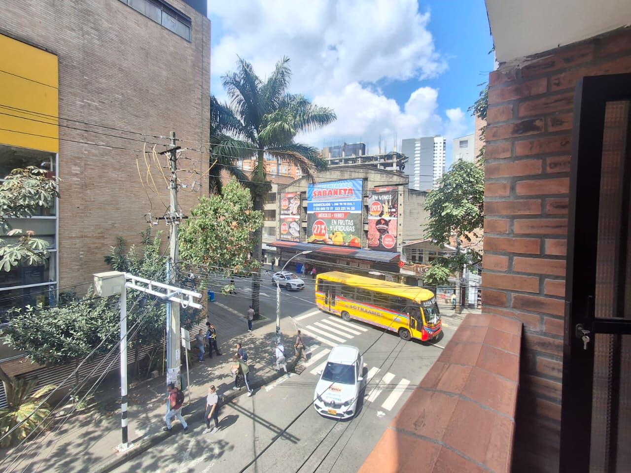 OFICINA EN ARRIENDO EN SABANETA COD 10411 - Foto 9