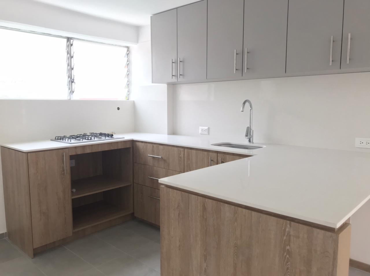 APARTAMENTO EN ARRIENDO EN CALAZANS COD 10547