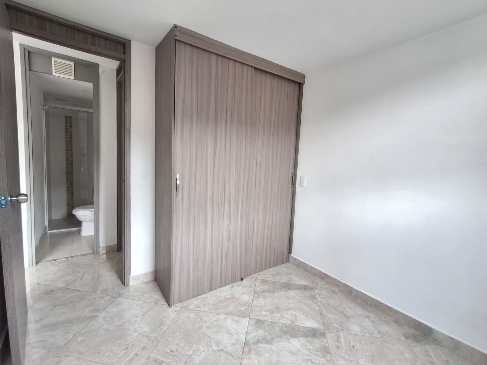 APARTAMENTO EN VENTA EN MEDELLIN COD 10795 - Foto 5