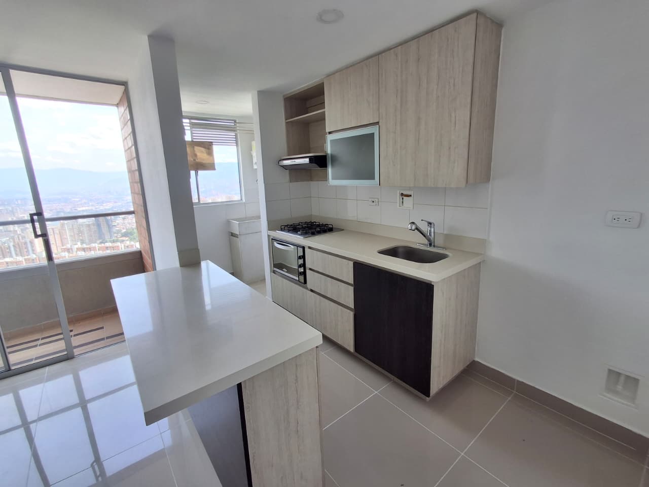 APARTAMENTO EN ARRIENDO EN SABANETA COD 10098