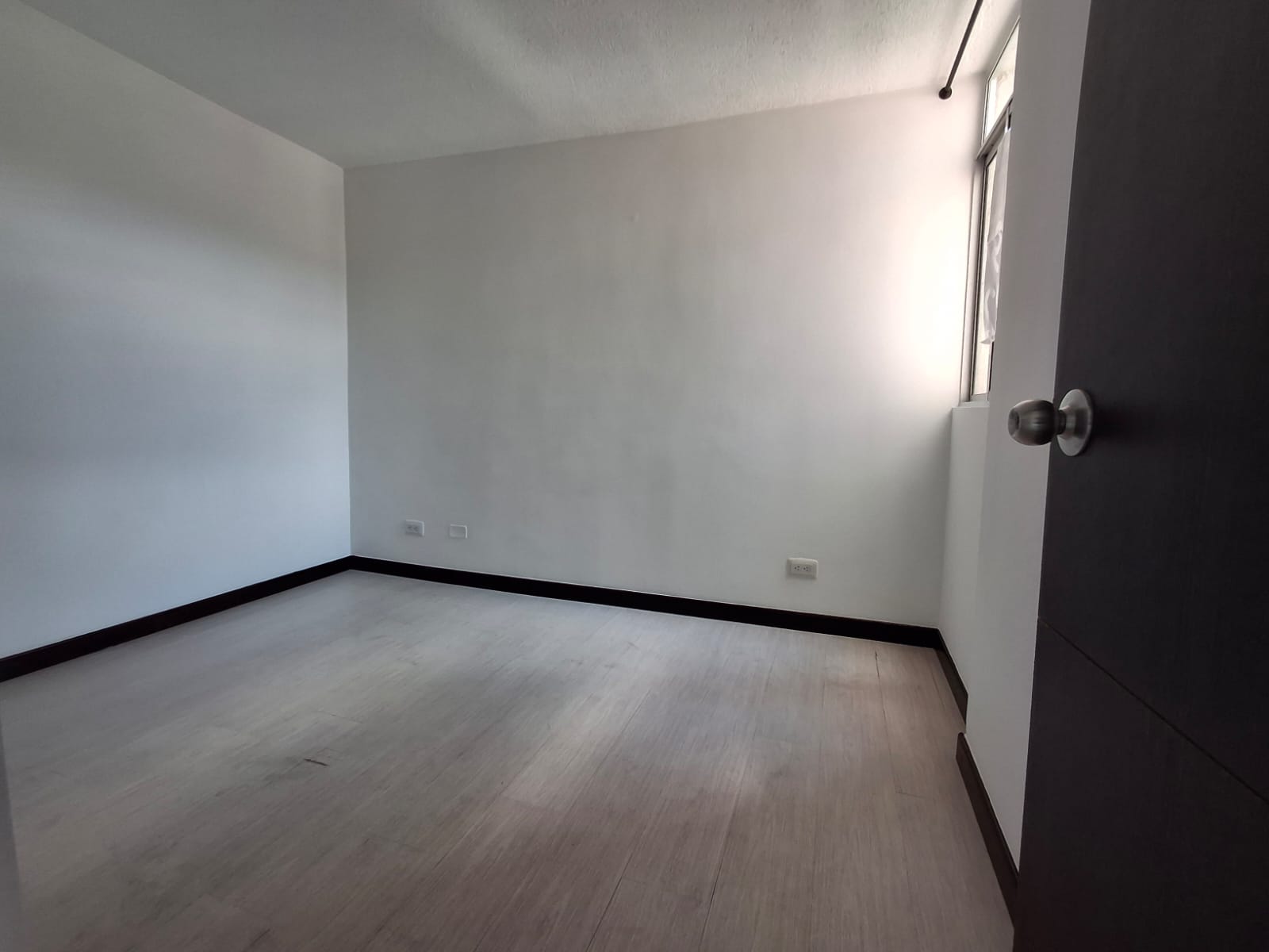 APARTAMENTO EN ARRIENDO EN SABANETA COD 10714 - Foto 4