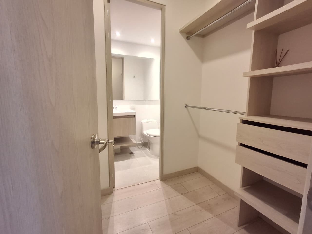 EXCELENTE APARTAESTUDIO PARA ARRIENDO EN ENVIGADO COD 10925 - Foto 19