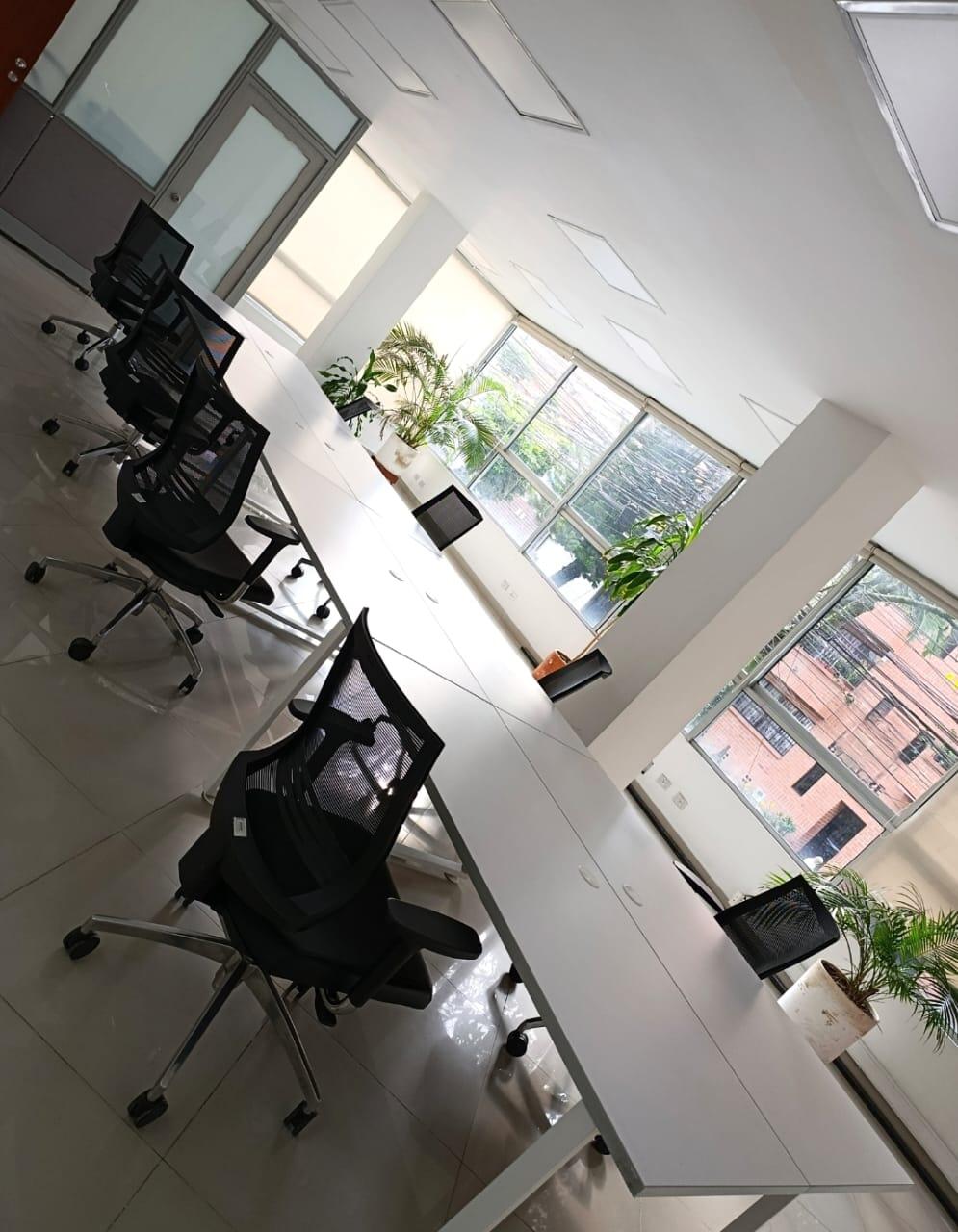 OFICINA EN ARRIENDO LAURELES COD 9920 - Foto 2