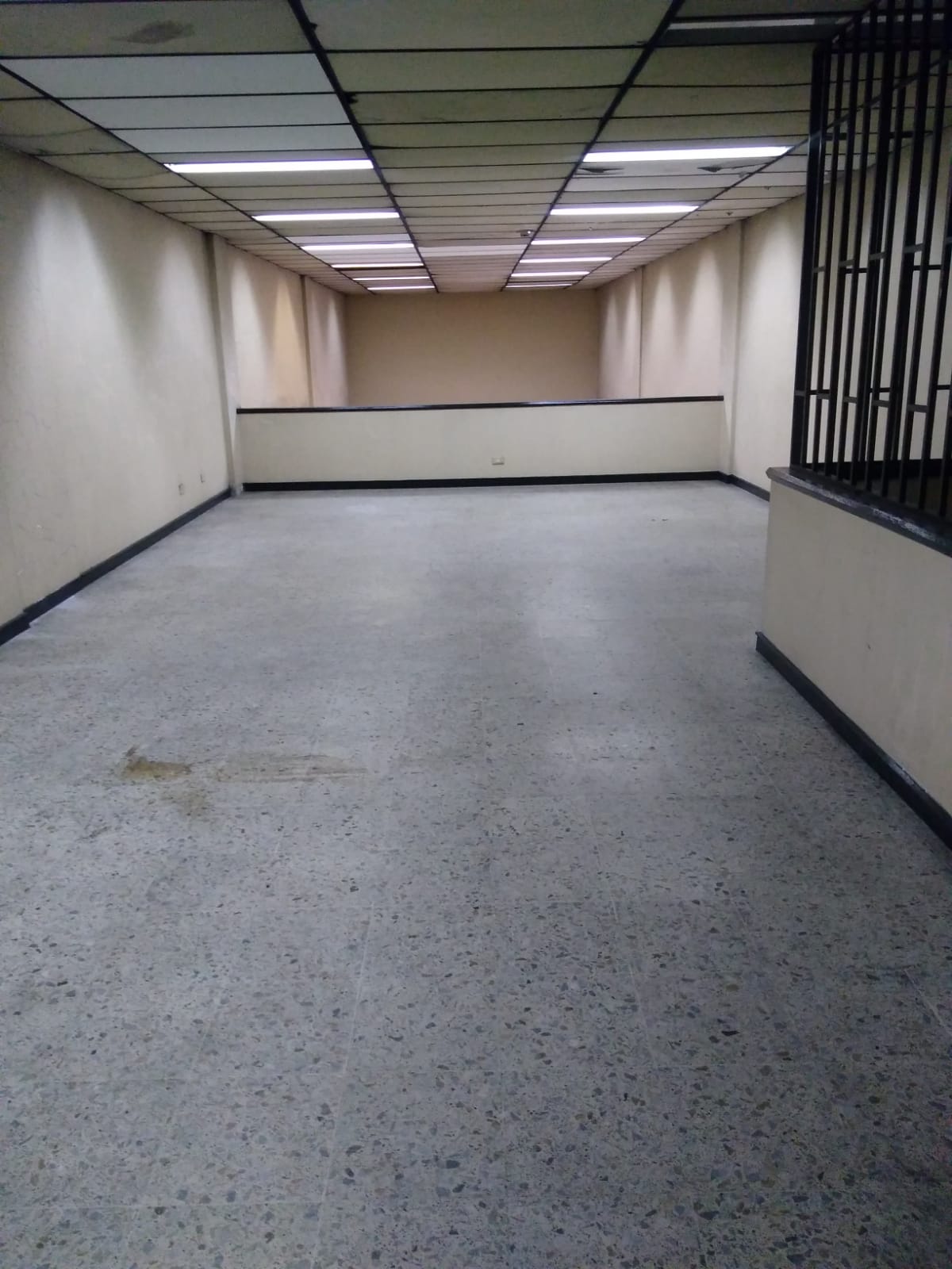 BODEGA  EN VENTA EN SURAMERICANA  COD 10039 - Foto 3