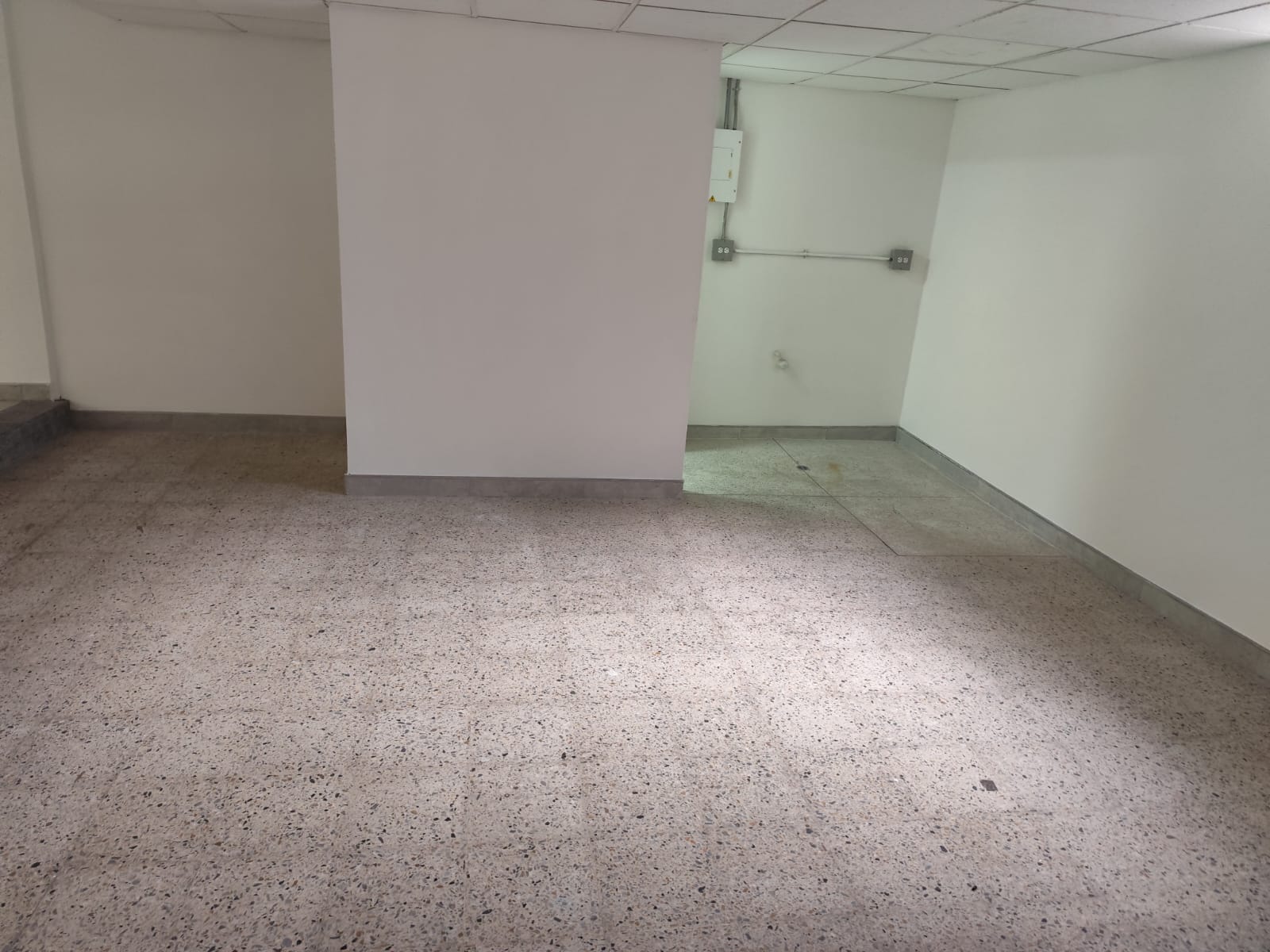 LOCAL EN ARRIENDO EN BELEN LA VILLA DEL ABURRA  COD 10236  - Foto 2