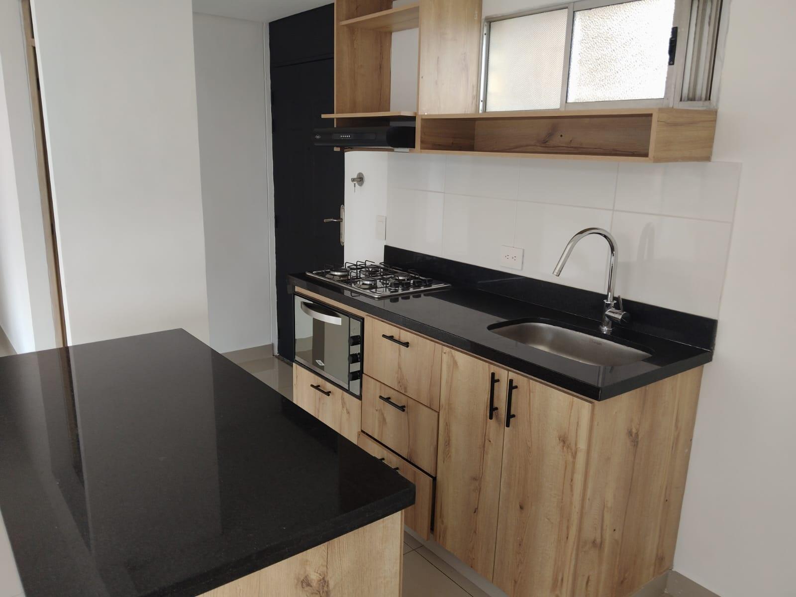 APARTAMENTO EN ARRIENDO EN EL POBLADO COD 10520  - Foto 2