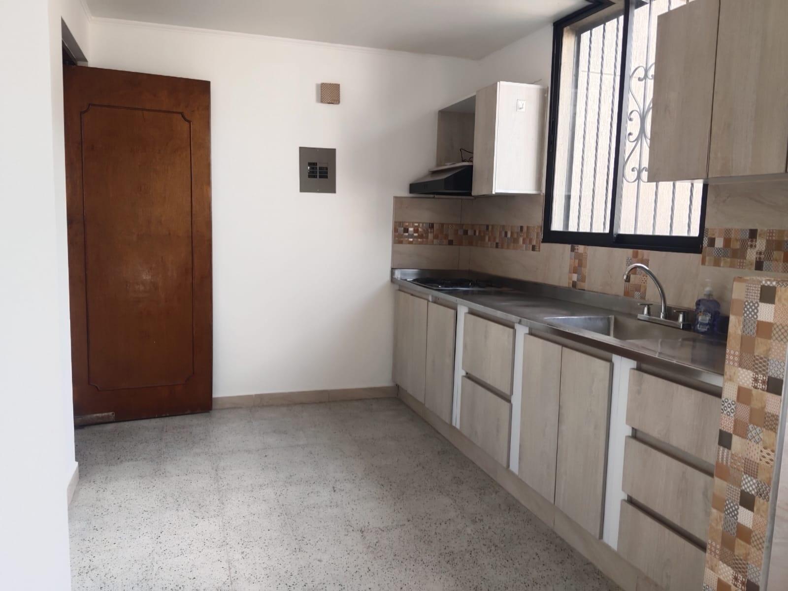 APARTAMENTO EN ARRIENDO EN LA CANDELARIA COD  10644 - Foto 2