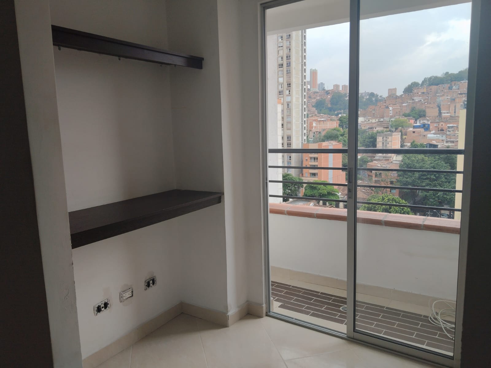 APARTAMENTO EN ARRIENDO EN LA CANDELARIA  COD 10809  - Foto 2