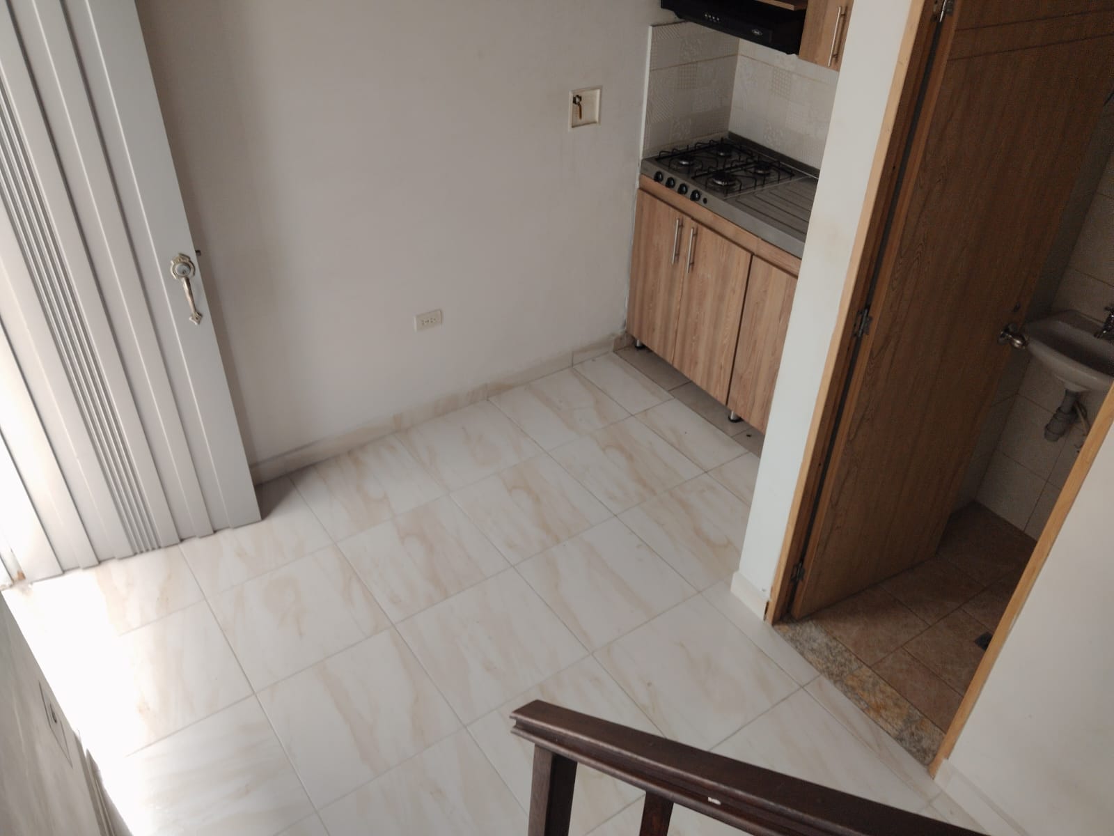 APARTAESTUDIO EN ARRIENDO EN CAMPO VALDES COD 10842  - Foto 2
