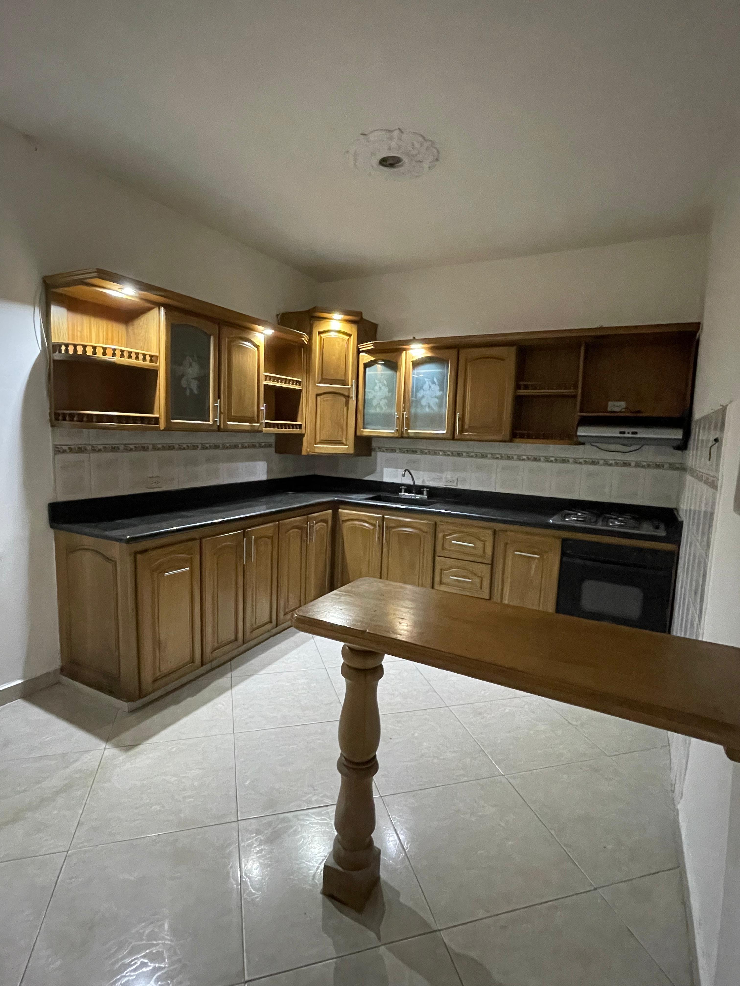 CASA EN VENTA EN VILLA HERMOSA COD 10013