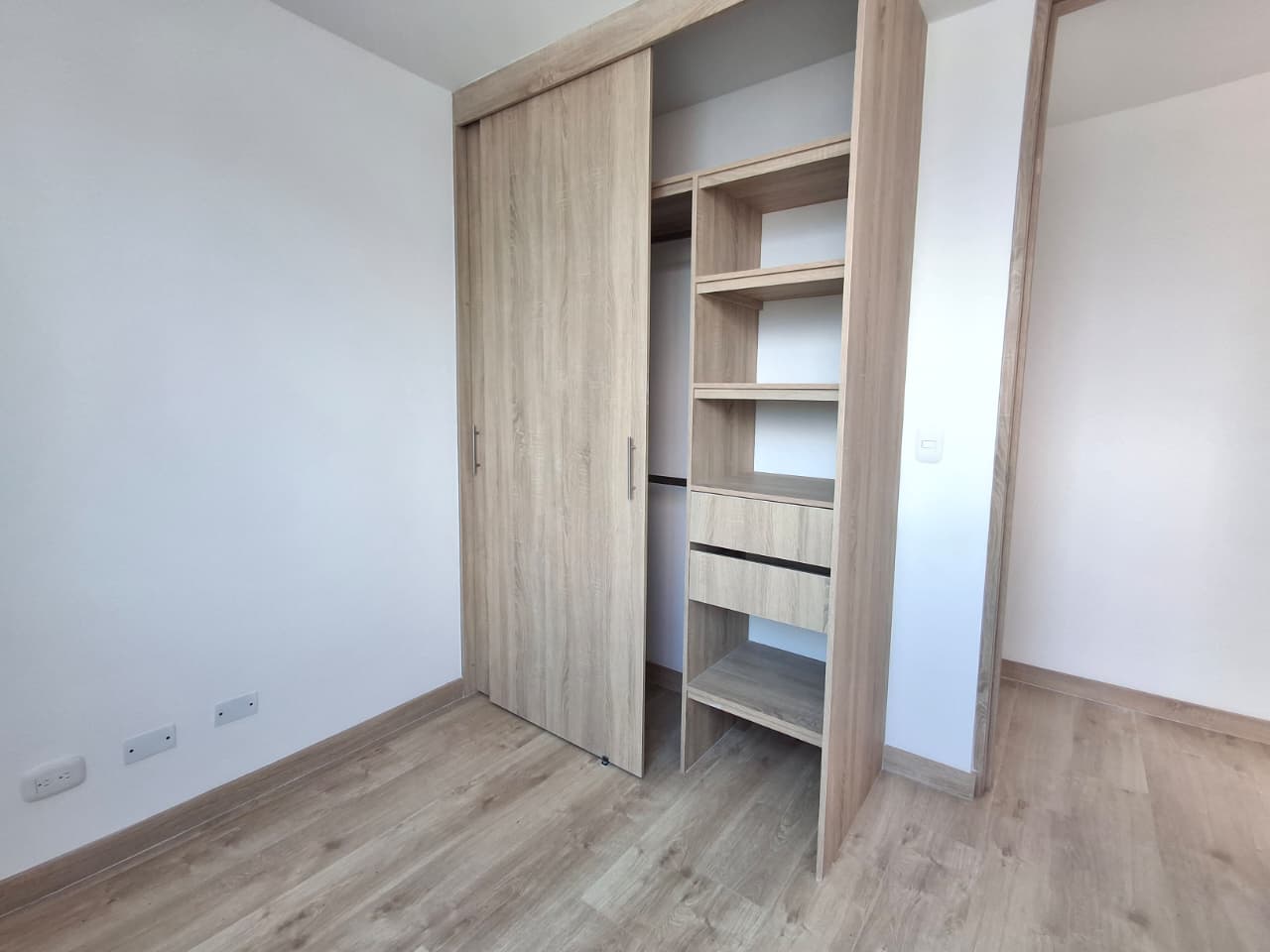 APARTAMENTO EN ARRIENDO EN SABANETA COD 10663 - Foto 3
