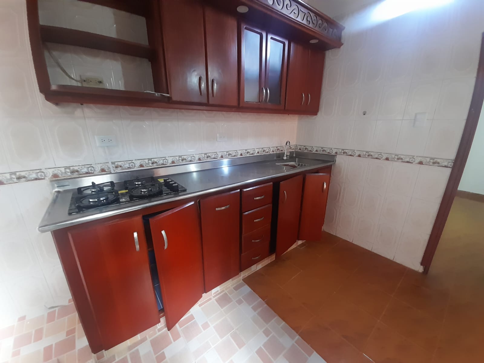 CASA EN ARRIENDO EN SABANETA COD 10694