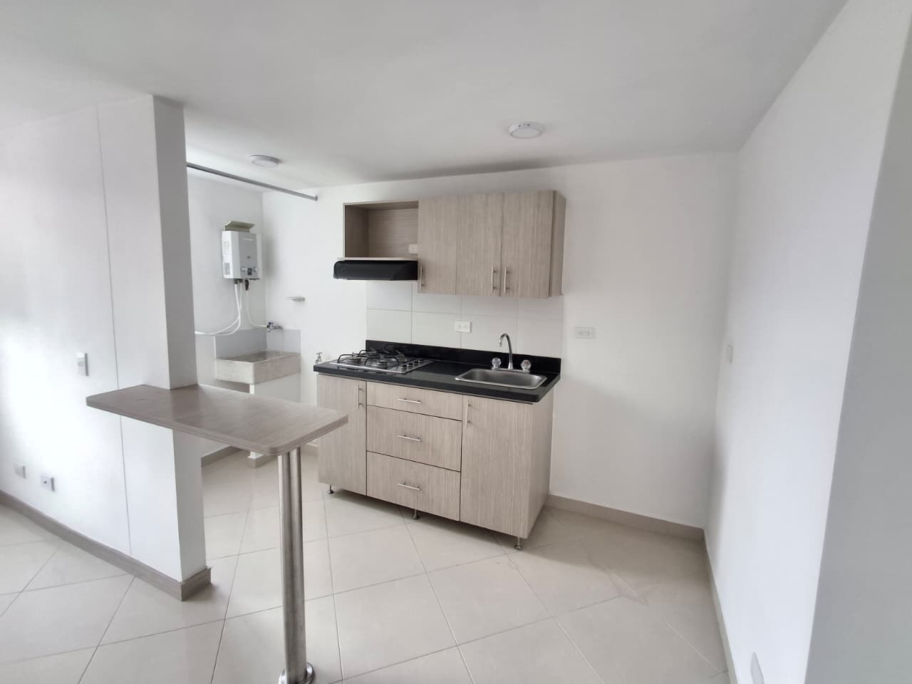 APARTAMENTO EN ARRIENDO SAN ANTONIO DE PRADO COD 10915 - Foto 3