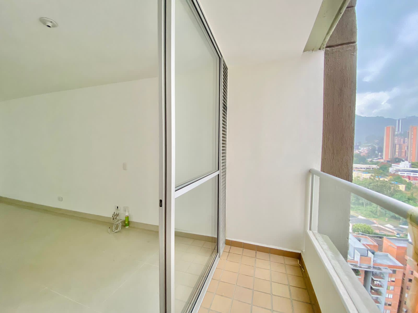 APARTAMENTO EN ARRIENDO EN SABANETA COD 10734 - Foto 11
