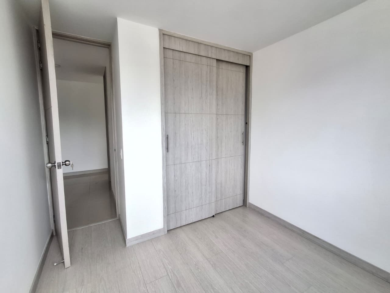 APARTAMENTO EN ARRIENDO EN SABANETA COD 10790 - Foto 3