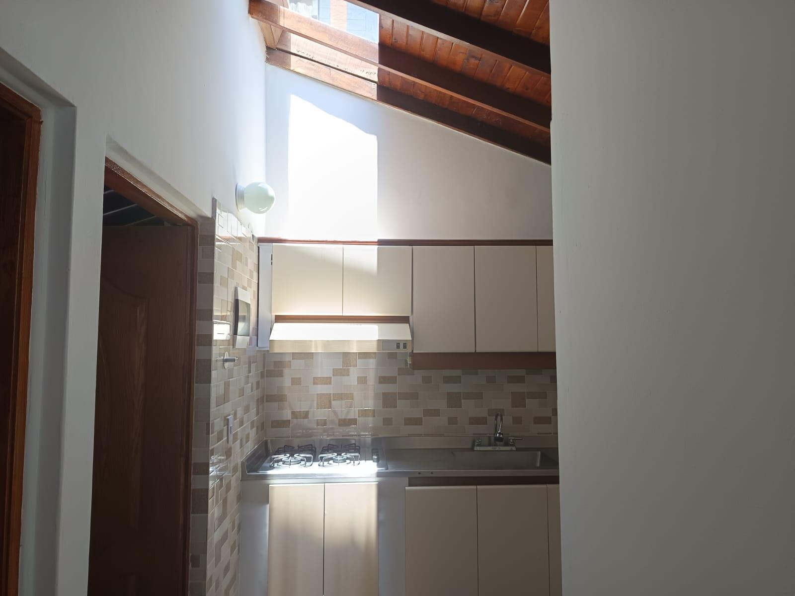 APARTAMENTO EN VENTA EN LA FLORESTA COD 10271  - Foto 3