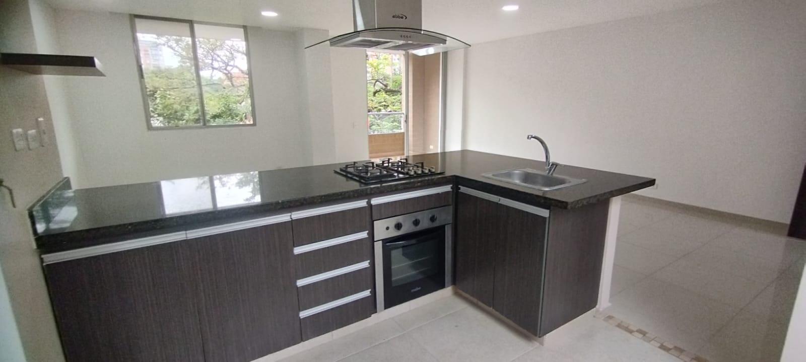 APARTAMENTO EN VENTA EN EL POBLADO COD 10365