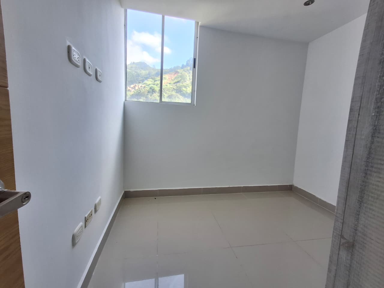 APARTAMENTO EN VENTA EN ITAGUI COD 10669 - Foto 6