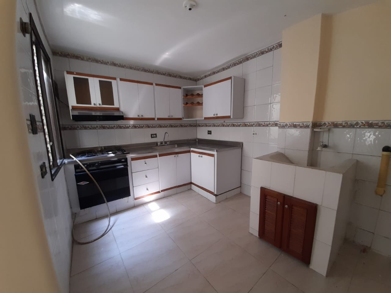 APARTAMENTO EN ARRIENDO EN ENVIGADO COD 5642 - Foto 2