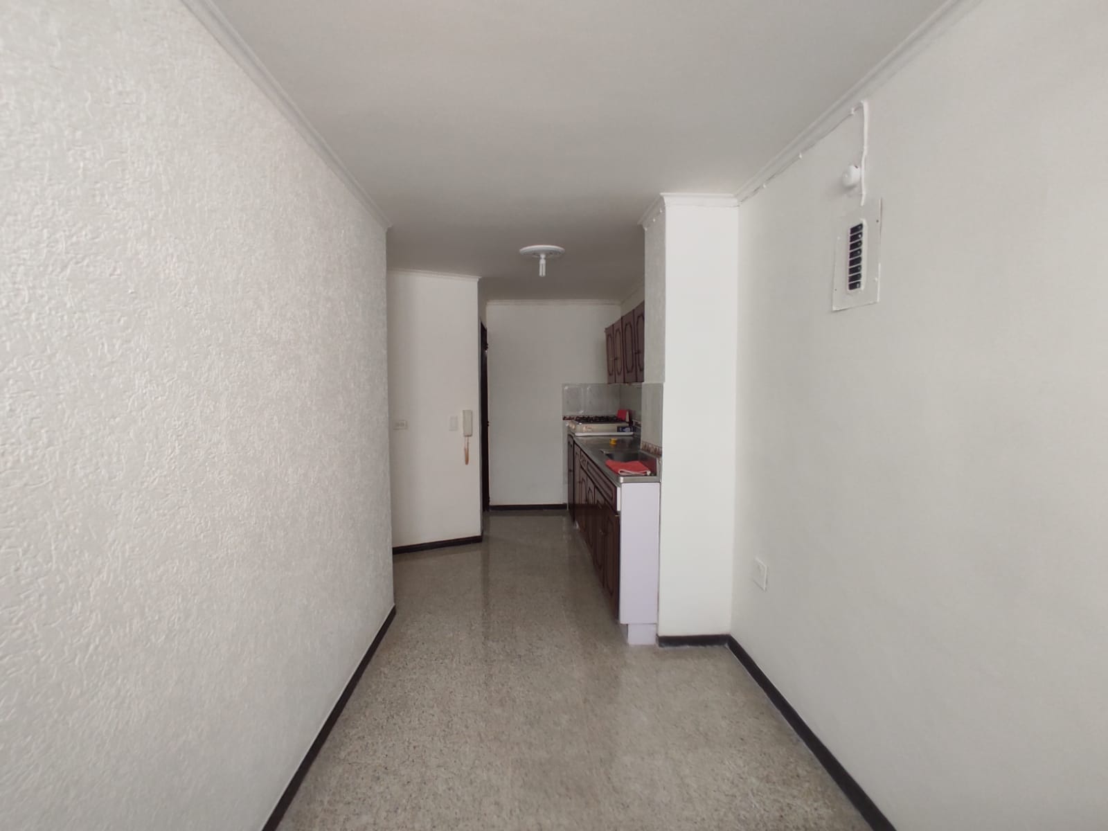 APARTAMENTO EN VENTA EN LAURELES ESTADIO COD 8050 - Foto 3
