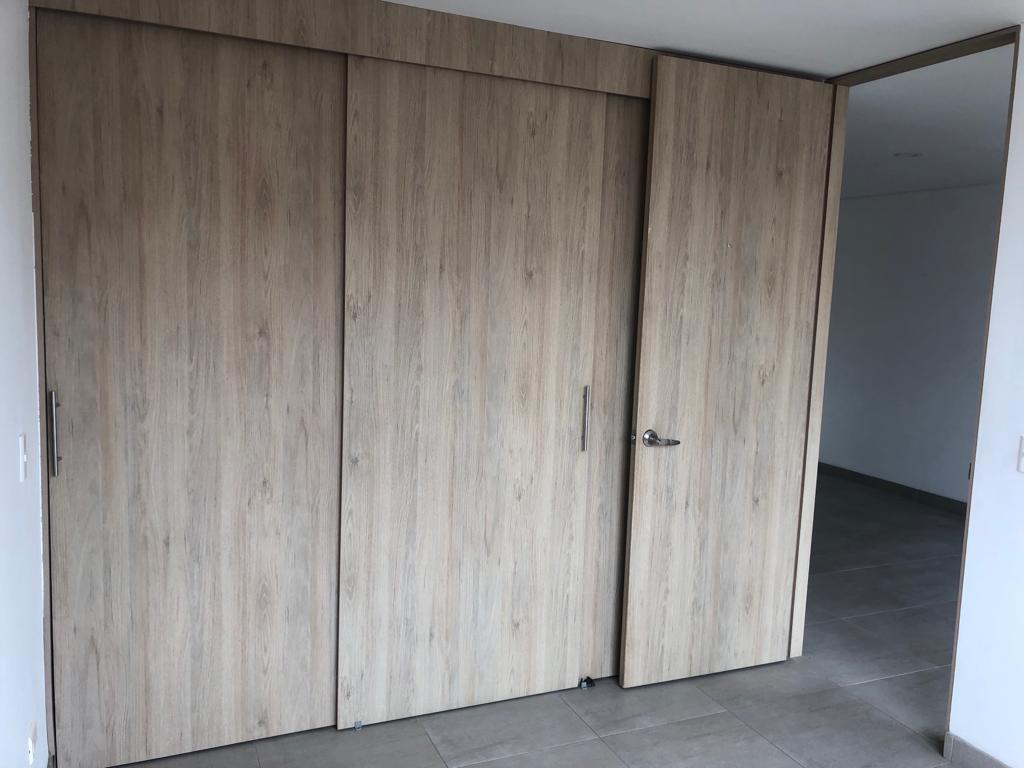 APARTAESTUDIO  EN ARRIENDO LAURELES NOGAL COD 10739 - Foto 6