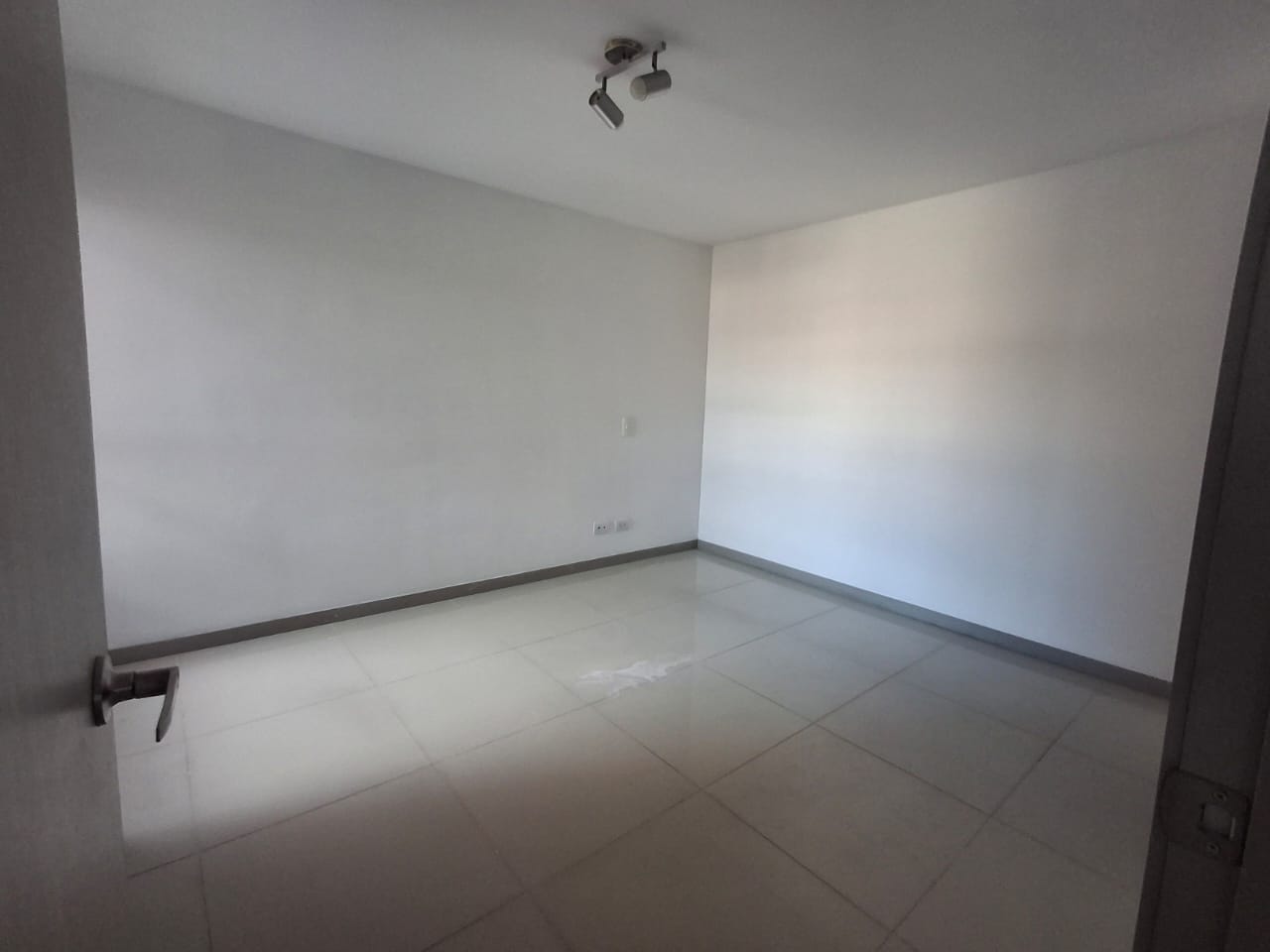 APARTAMENTO EN ARRIENDO EN SABANETA COD 9397 - Foto 6